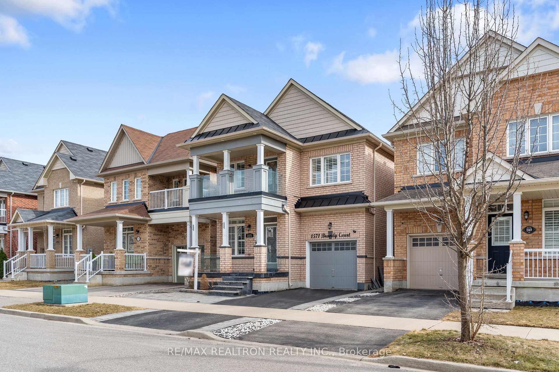 Photo 2 of 1571 Brandy Court, Pickering, Duffin Heights — HOMEH