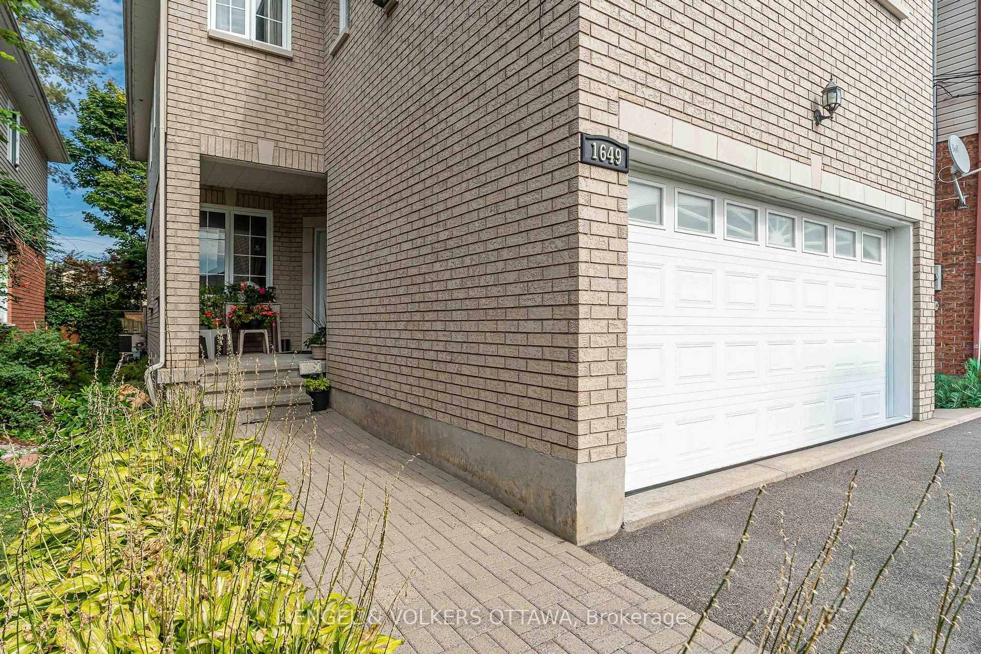 Photo 4 of 1649 Rosebella Avenue, Ottawa, Sawmill Creek/Timbermill — HOMEH