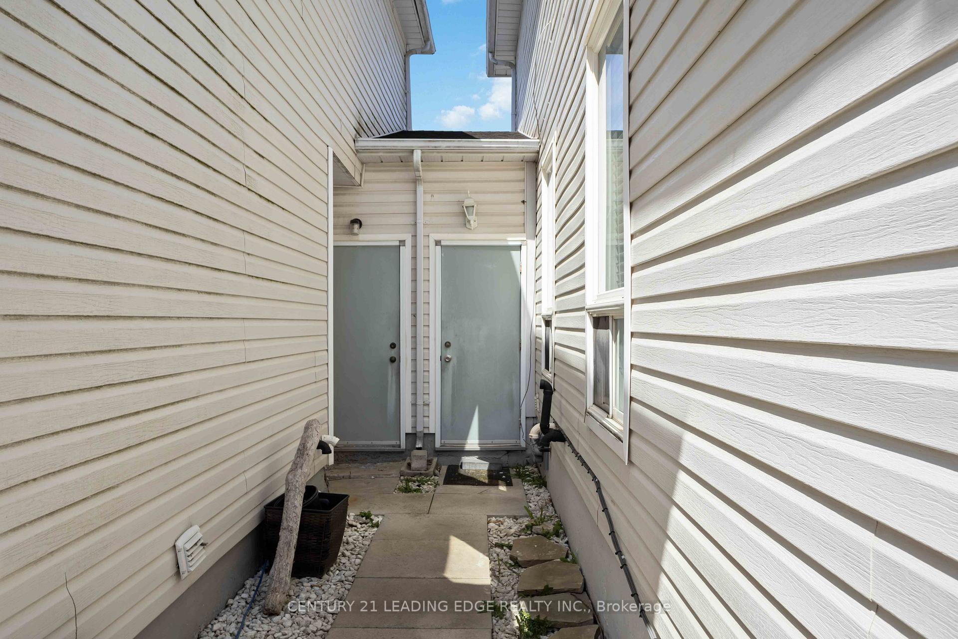 Photo 31 of 68 Melody Drive, Whitby, Brooklin — HOMEH