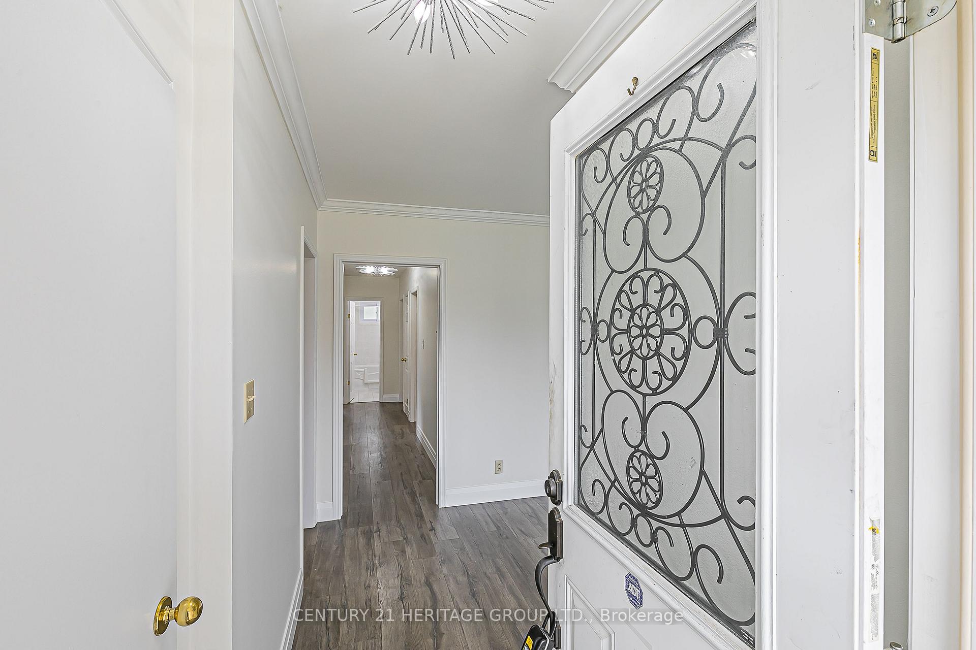 Photo 4 of 26 Knowles Crescent, Aurora, Aurora Highlands — HOMEH