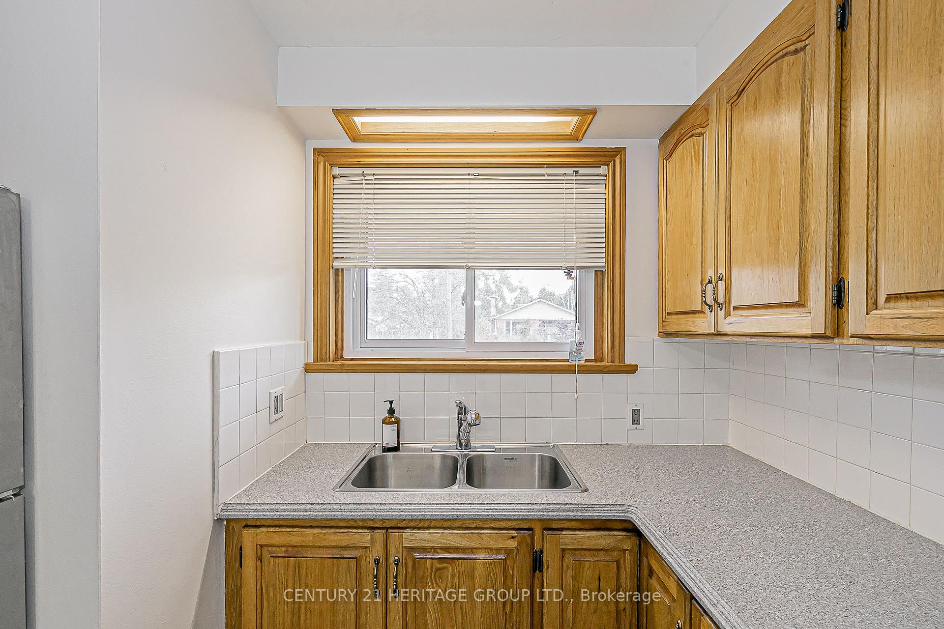 Photo 15 of 26 Knowles Crescent, Aurora, Aurora Highlands — HOMEH