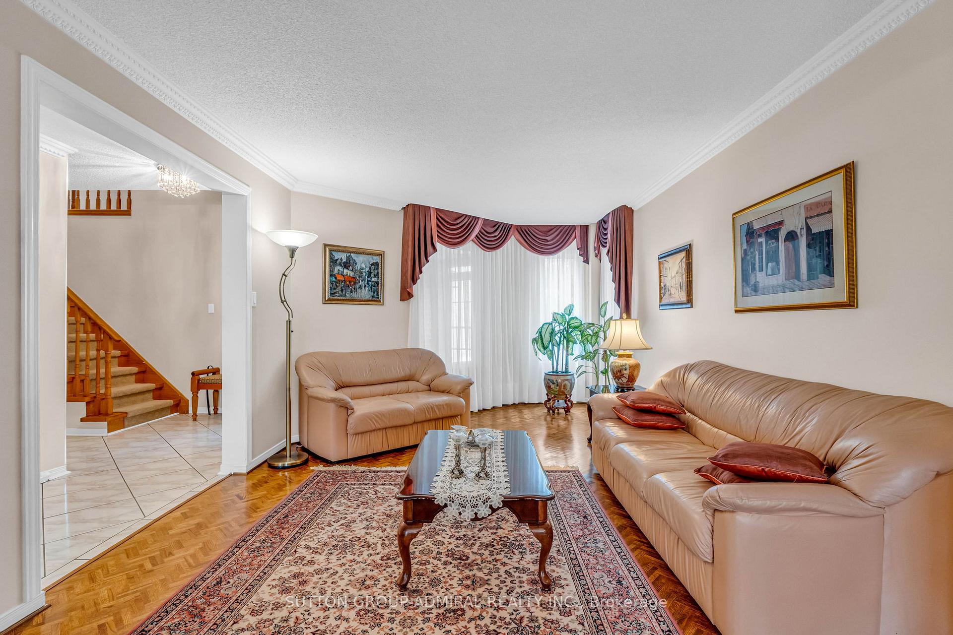 Photo 5 of 44 Brownridge Drive, Vaughan, Brownridge — HOMEH
