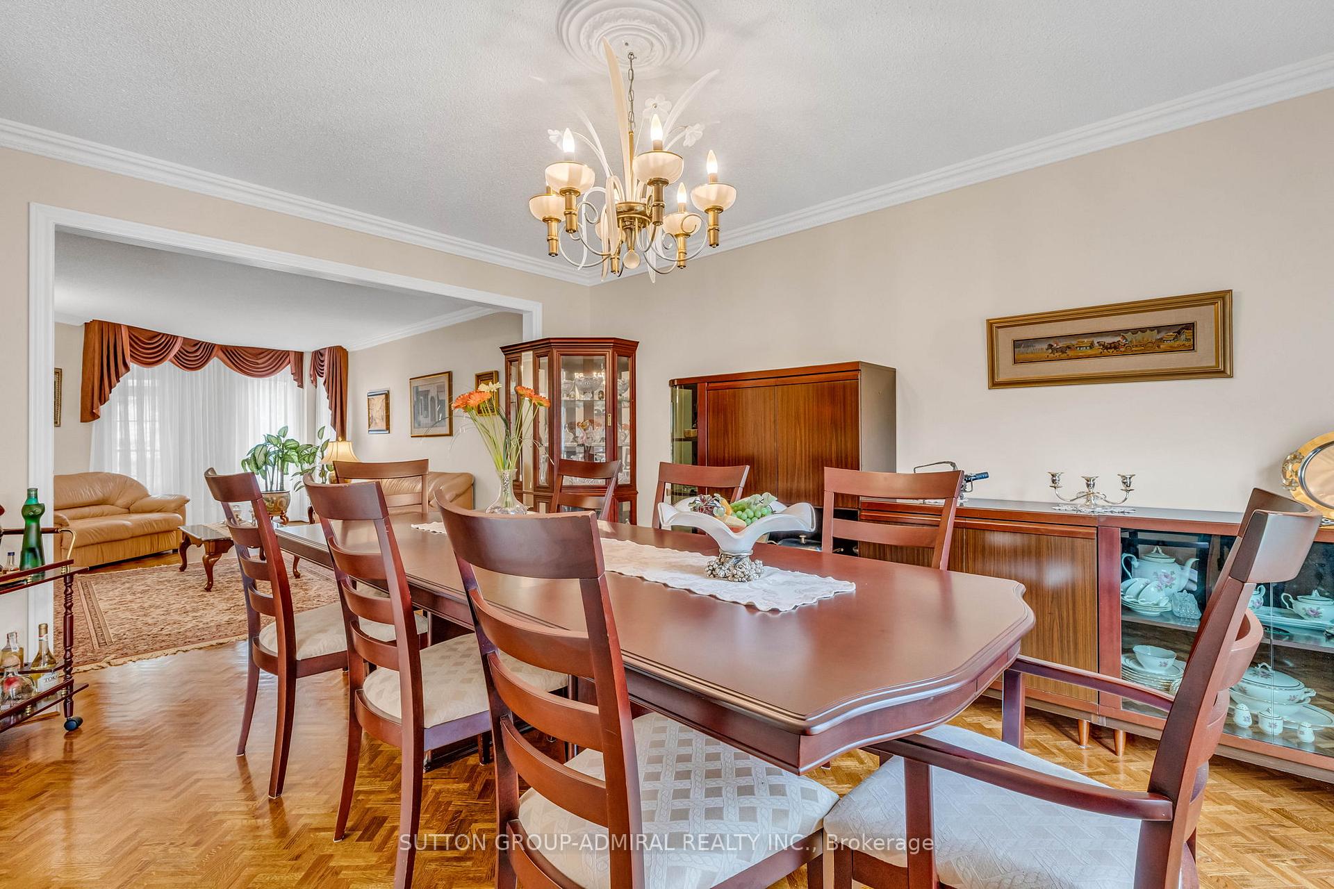 Photo 8 of 44 Brownridge Drive, Vaughan, Brownridge — HOMEH
