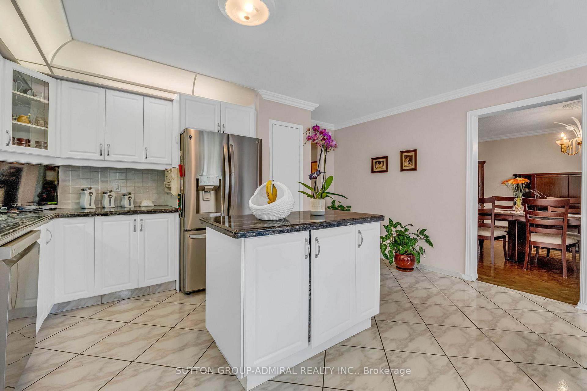 Photo 12 of 44 Brownridge Drive, Vaughan, Brownridge — HOMEH