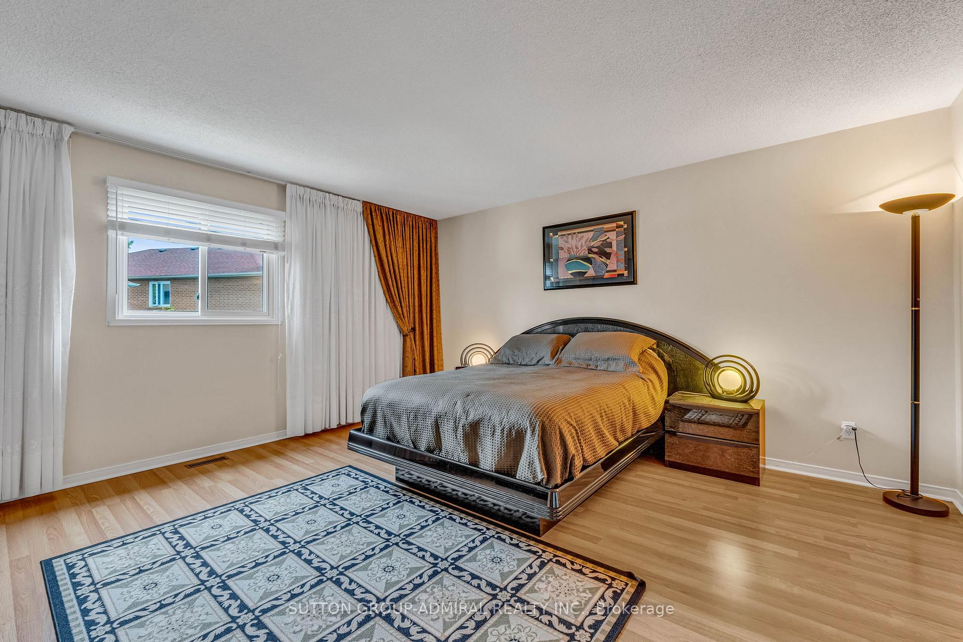 Photo 23 of 44 Brownridge Drive, Vaughan, Brownridge — HOMEH