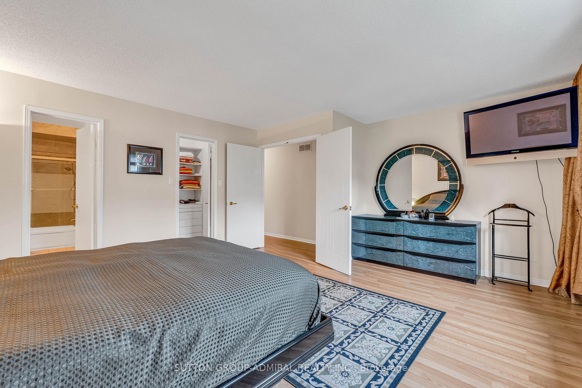 Photo 26 of 44 Brownridge Drive, Vaughan, Brownridge — HOMEH