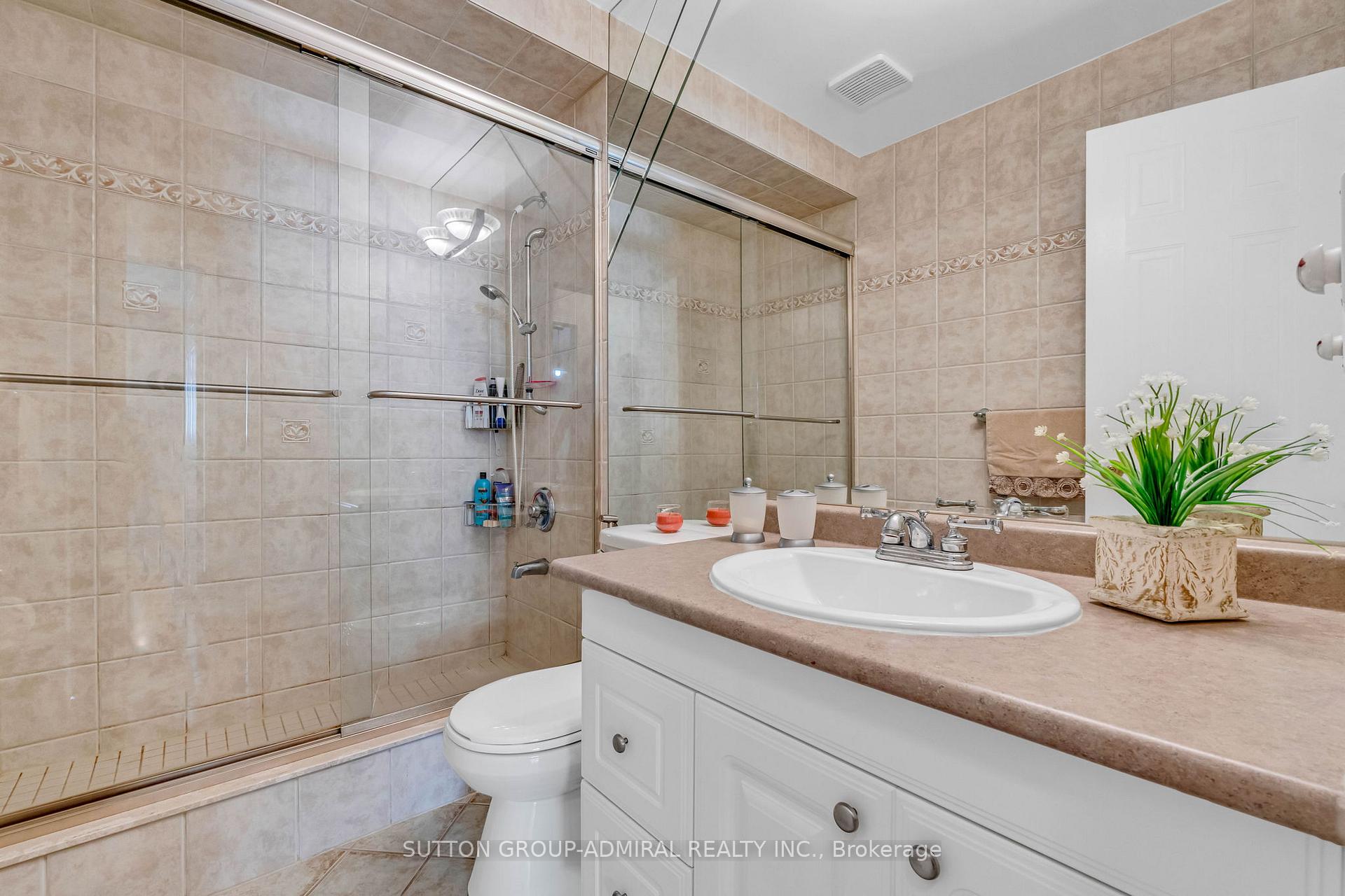 Photo 29 of 44 Brownridge Drive, Vaughan, Brownridge — HOMEH