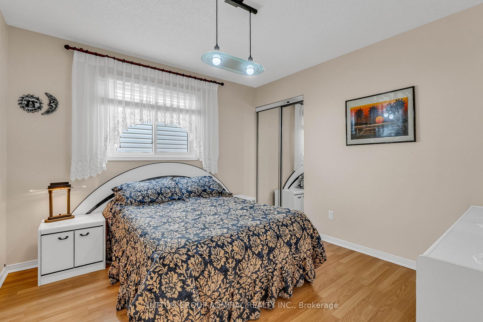 Photo 32 of 44 Brownridge Drive, Vaughan, Brownridge — HOMEH