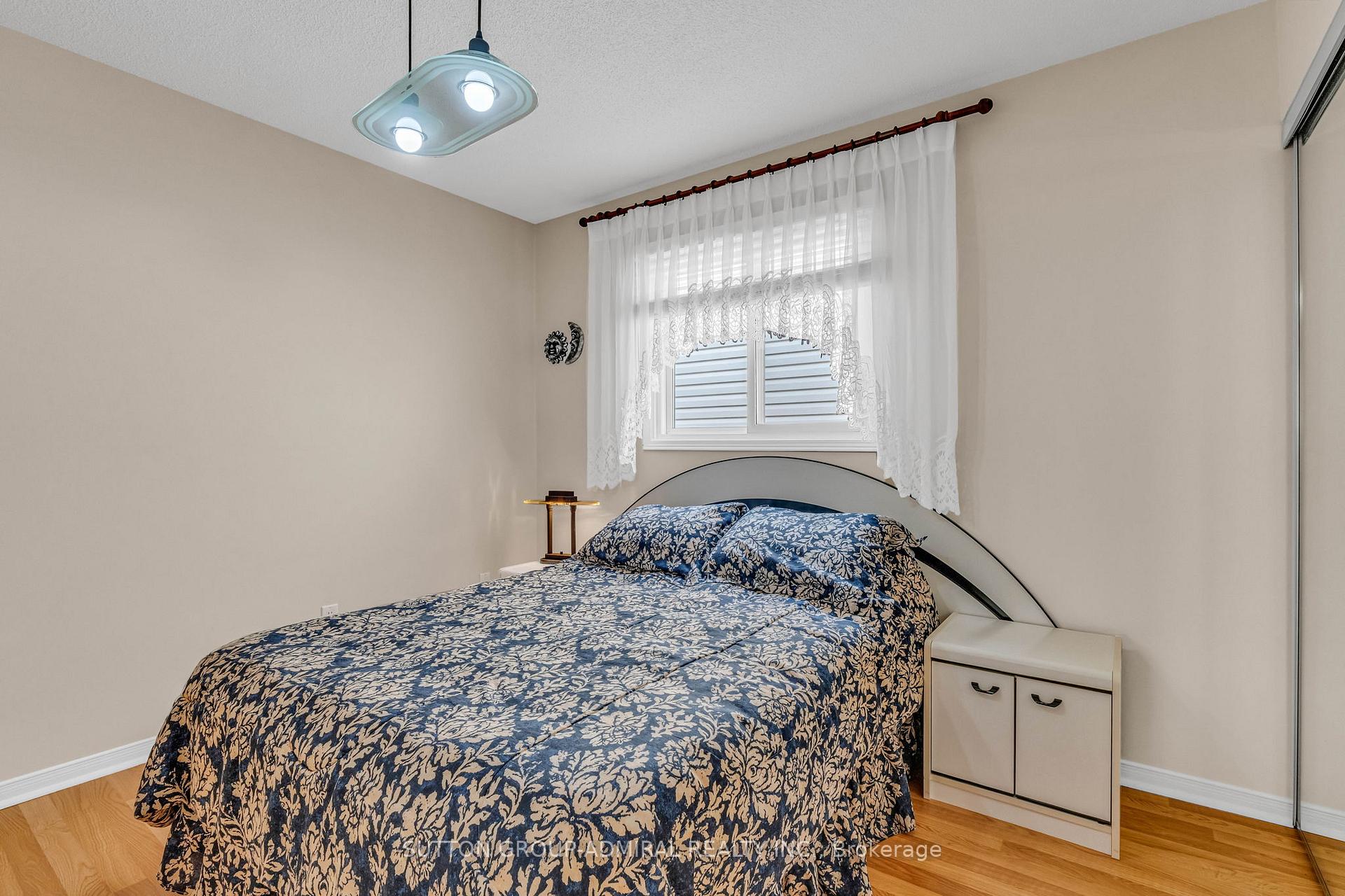 Photo 33 of 44 Brownridge Drive, Vaughan, Brownridge — HOMEH