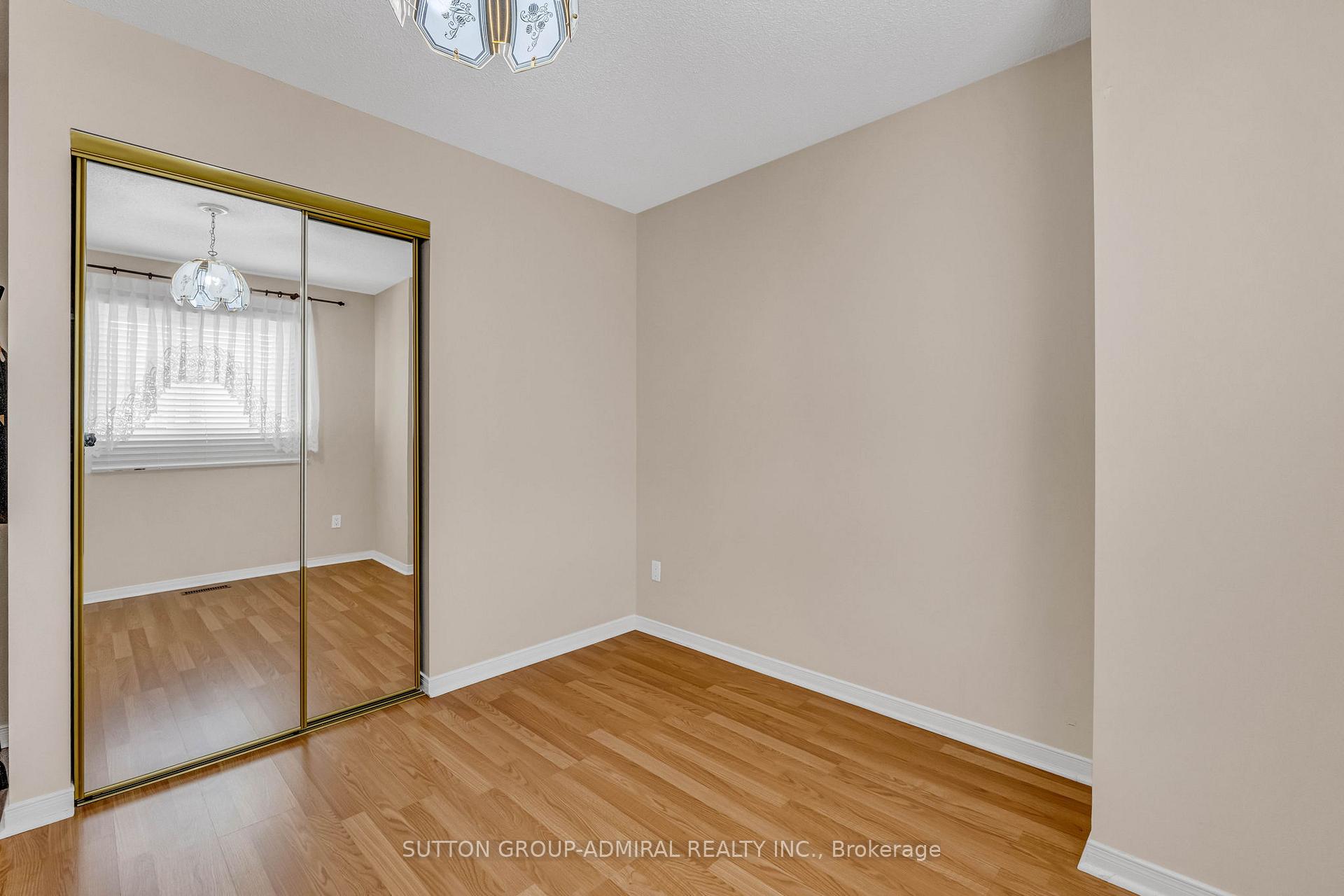 Photo 35 of 44 Brownridge Drive, Vaughan, Brownridge — HOMEH
