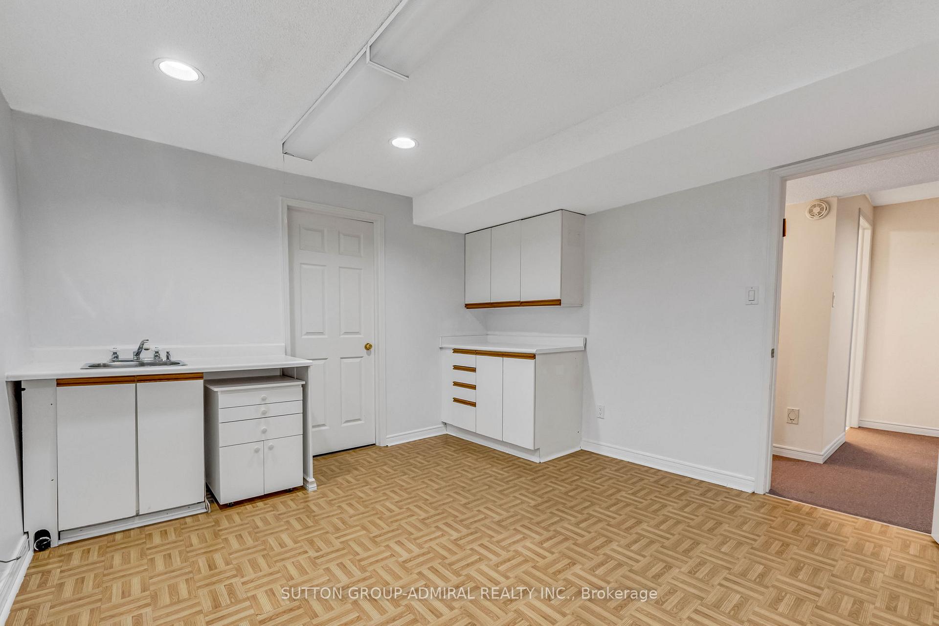 Photo 39 of 44 Brownridge Drive, Vaughan, Brownridge — HOMEH