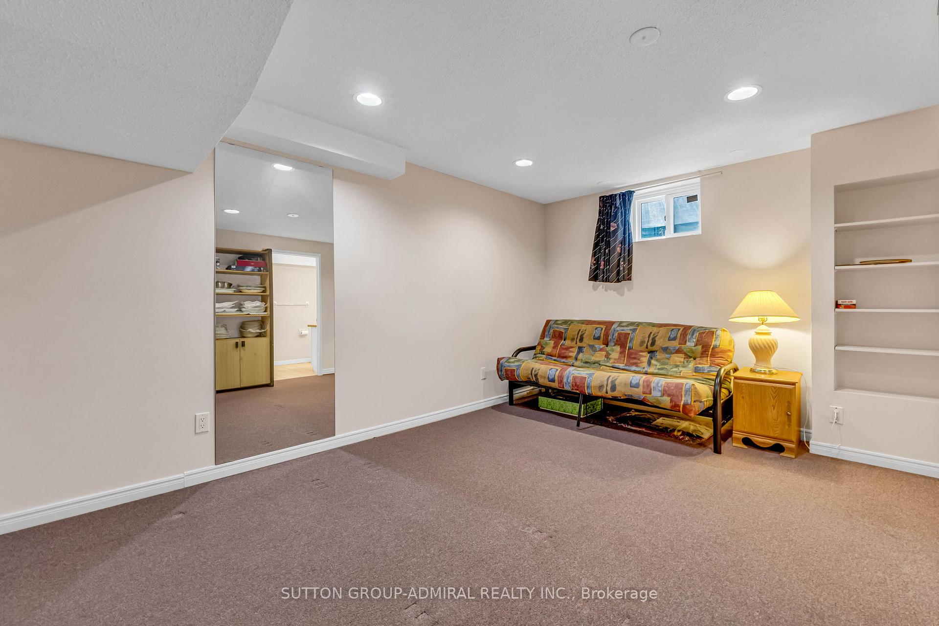 Photo 40 of 44 Brownridge Drive, Vaughan, Brownridge — HOMEH