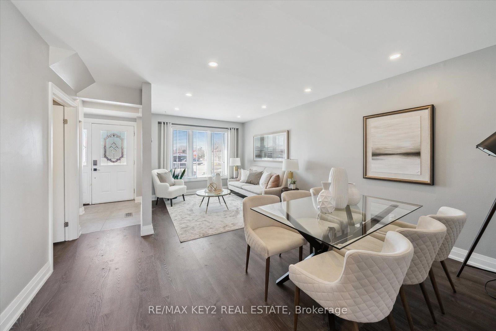 Photo 3 of 710A Krosno Boulevard, Pickering, Bay Ridges — HOMEH