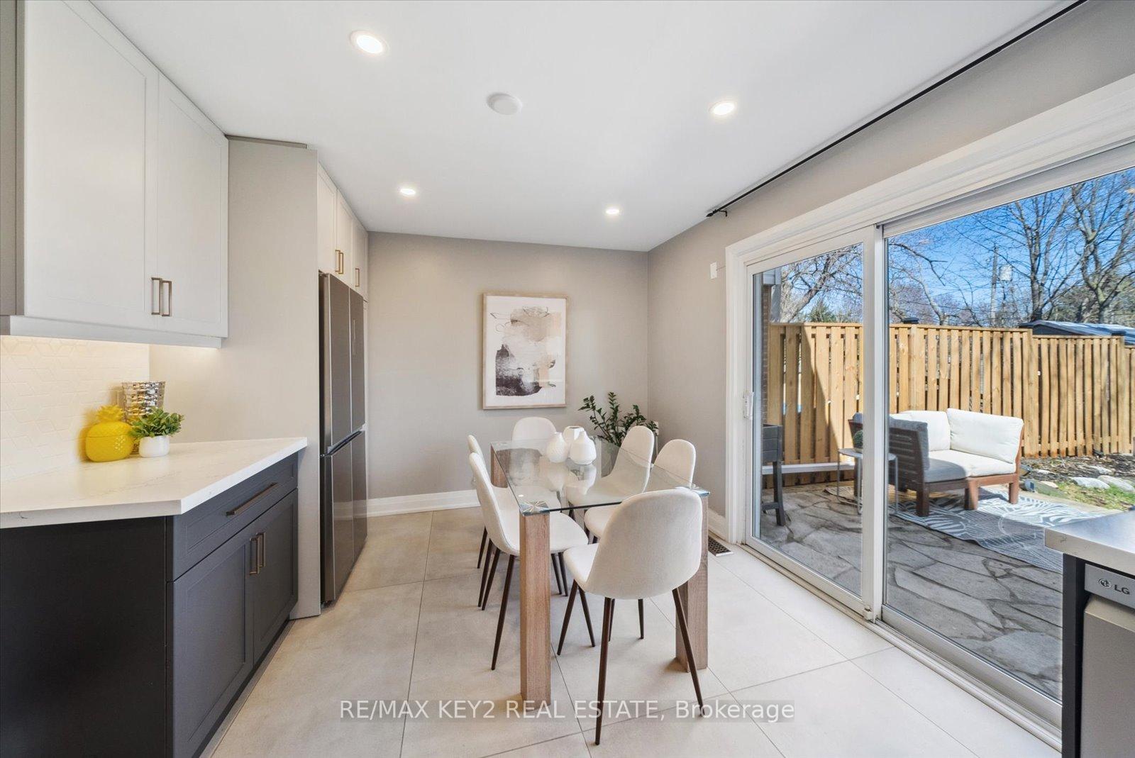 Photo 11 of 710A Krosno Boulevard, Pickering, Bay Ridges — HOMEH
