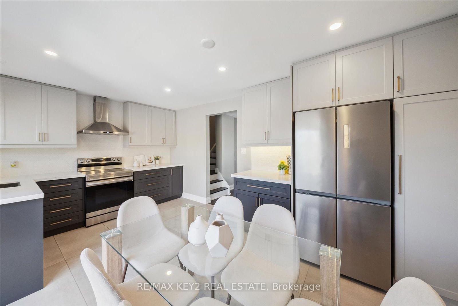 Photo 12 of 710A Krosno Boulevard, Pickering, Bay Ridges — HOMEH