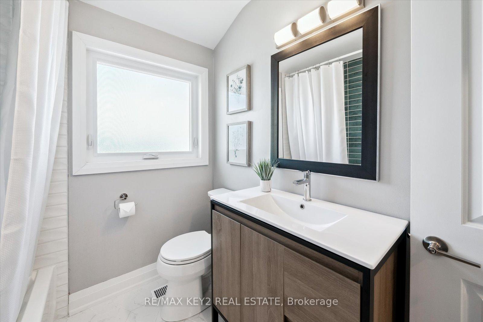 Photo 16 of 710A Krosno Boulevard, Pickering, Bay Ridges — HOMEH