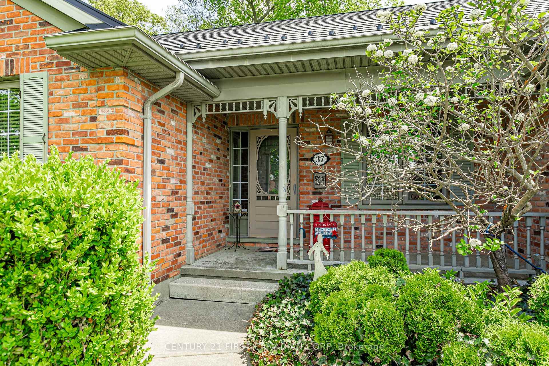 Photo 4 of 37 Tarry Parkway, Aylmer — HOMEH