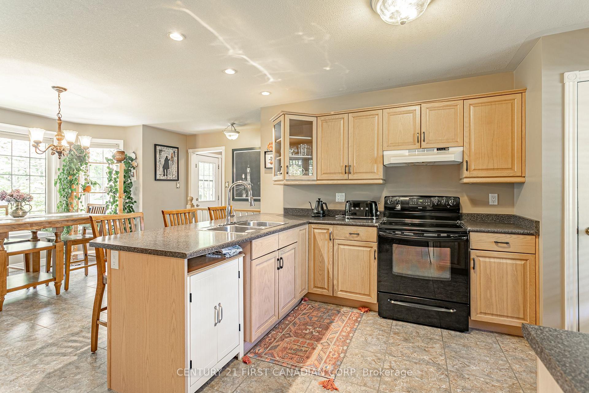 Photo 8 of 37 Tarry Parkway, Aylmer — HOMEH