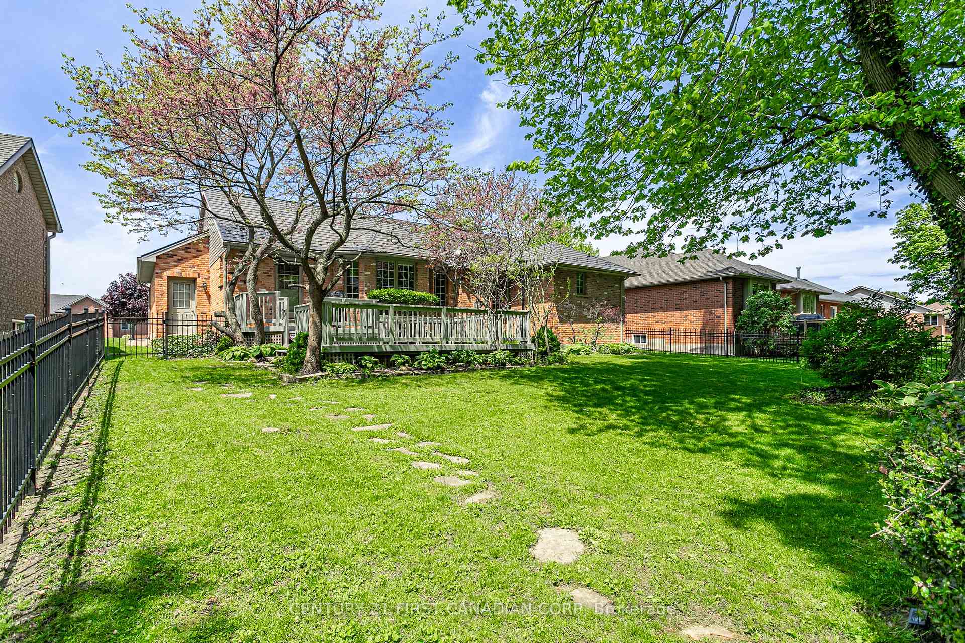 Photo 23 of 37 Tarry Parkway, Aylmer — HOMEH