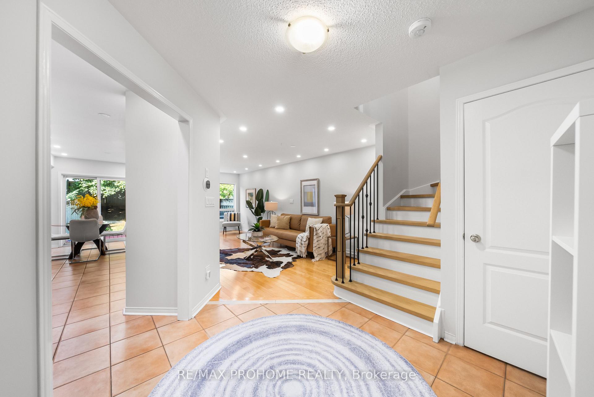 Photo 3 of 144 Deepspring Crescent, Vaughan, Vellore Village — HOMEH