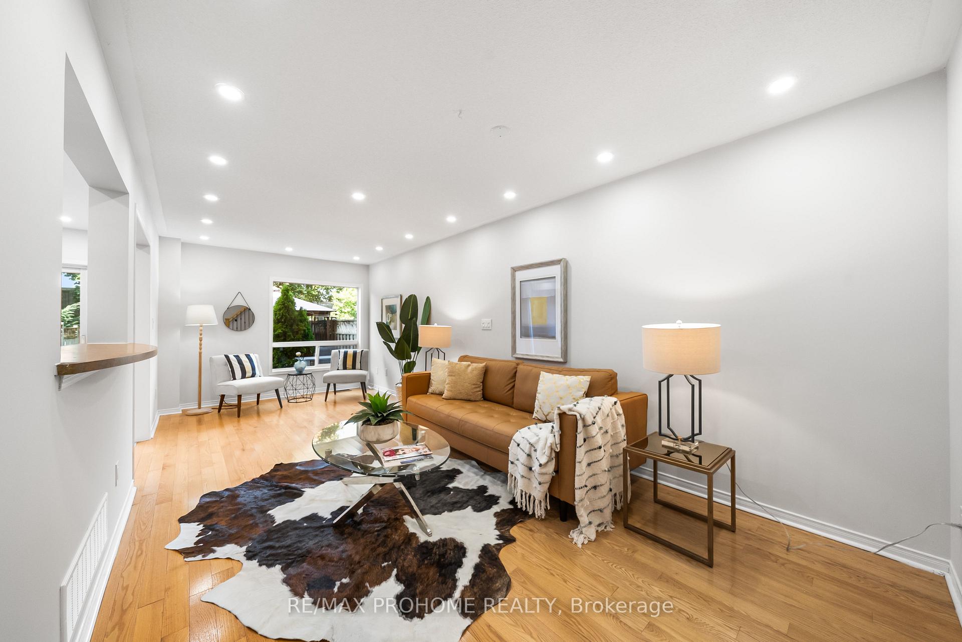 Photo 4 of 144 Deepspring Crescent, Vaughan, Vellore Village — HOMEH