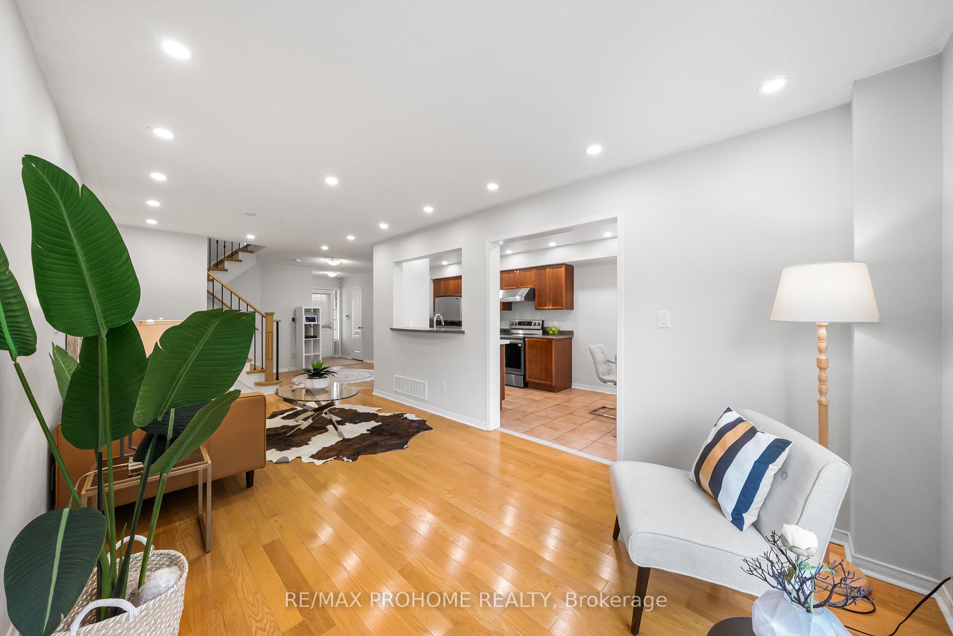 Photo 10 of 144 Deepspring Crescent, Vaughan, Vellore Village — HOMEH