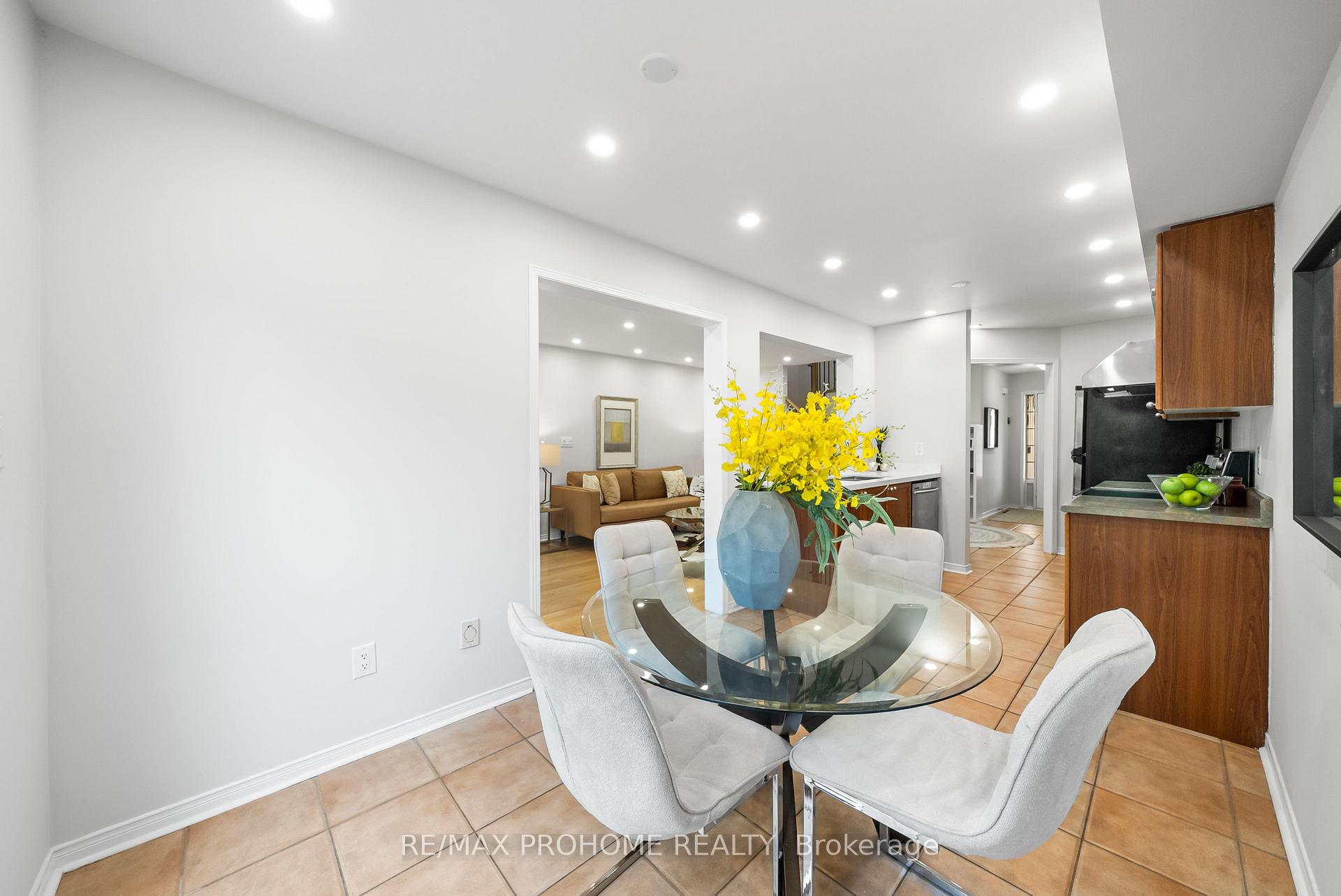 Photo 13 of 144 Deepspring Crescent, Vaughan, Vellore Village — HOMEH