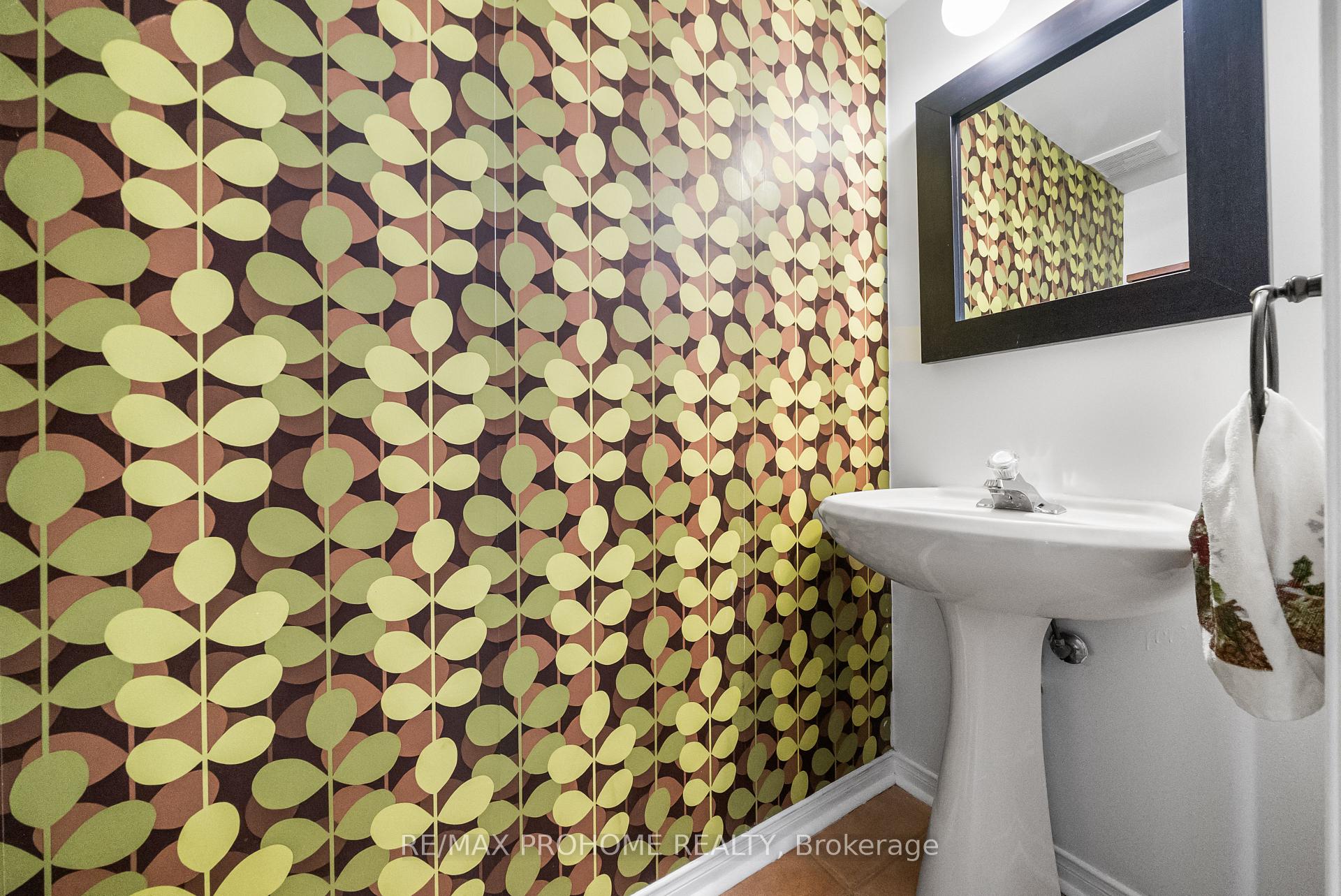 Photo 17 of 144 Deepspring Crescent, Vaughan, Vellore Village — HOMEH