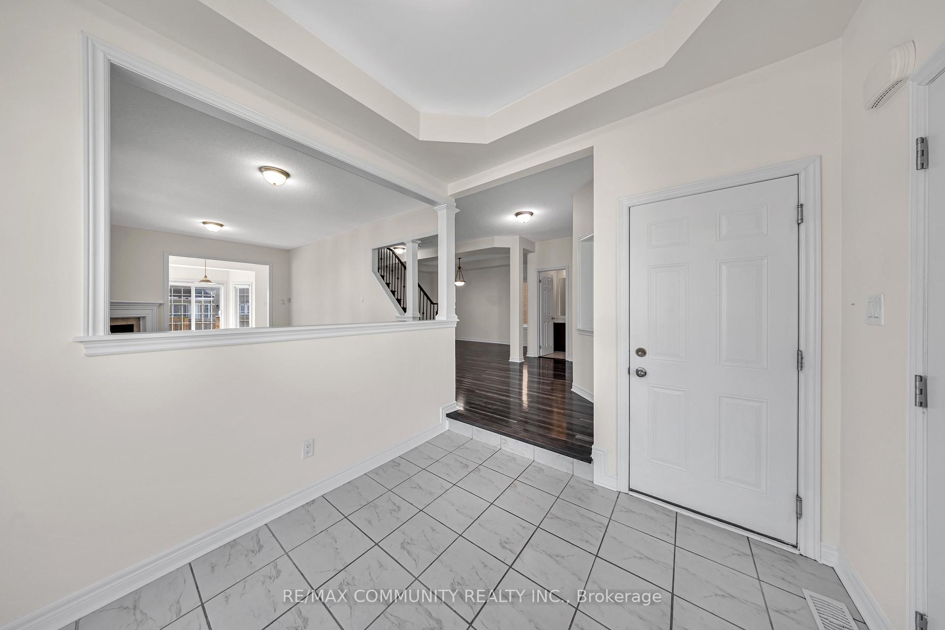 Photo 13 of 35 McCourt Drive, Ajax, South East — HOMEH