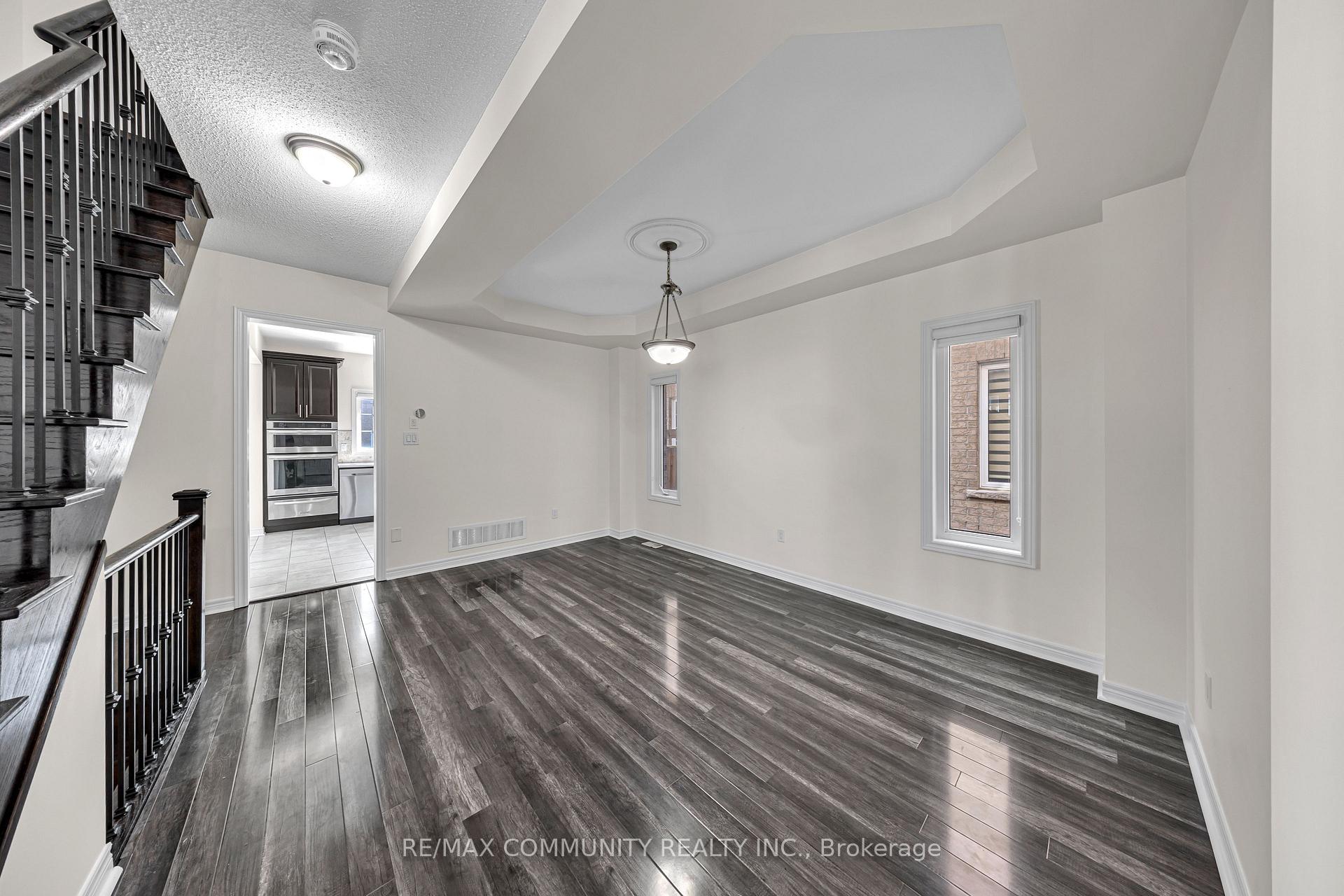 Photo 7 of 35 McCourt Drive, Ajax, South East — HOMEH