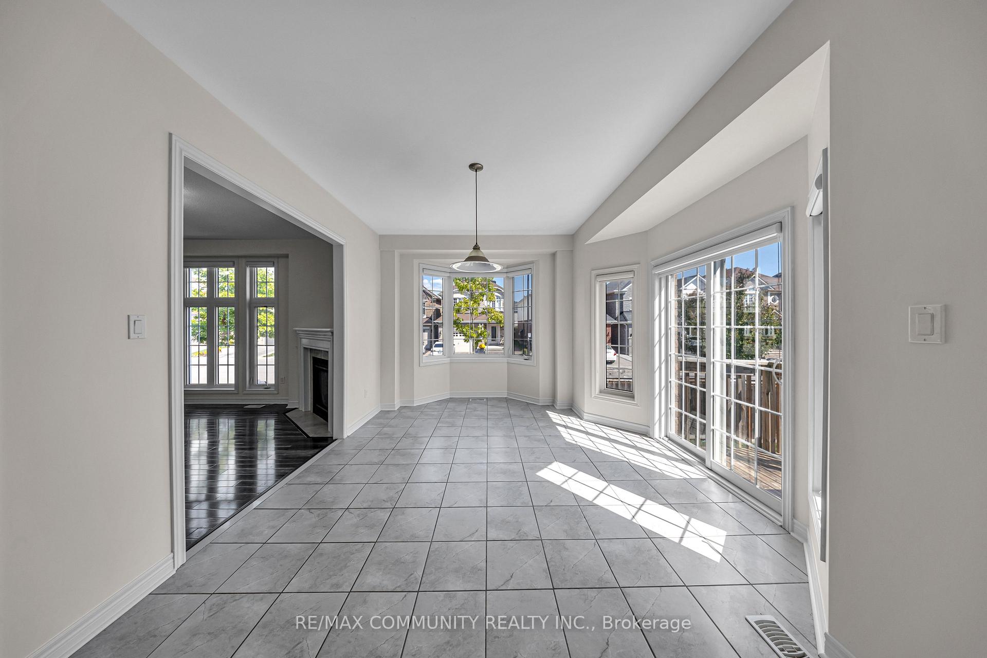 Photo 17 of 35 McCourt Drive, Ajax, South East — HOMEH