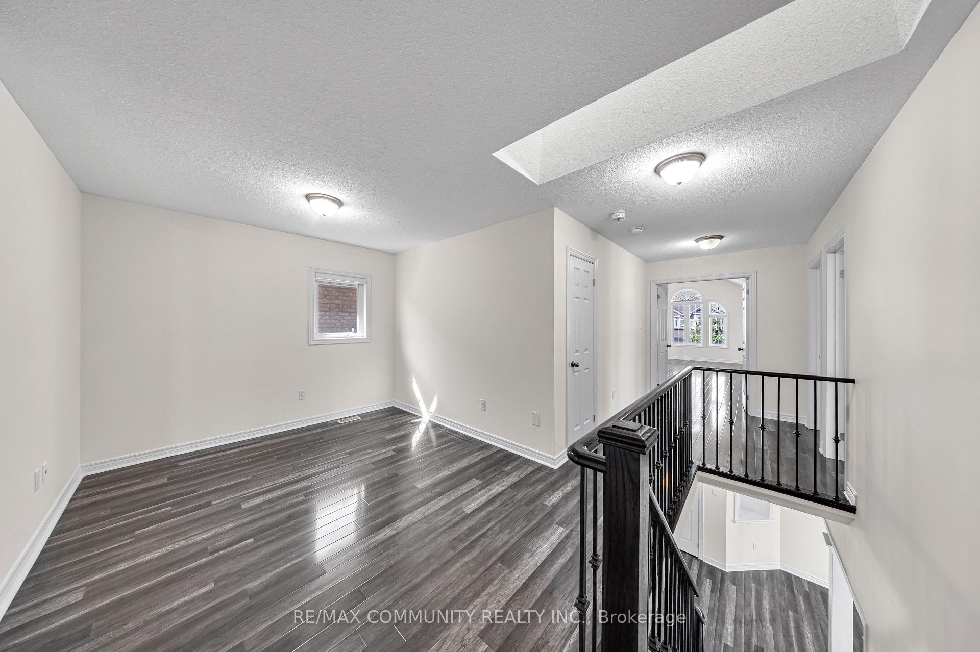 Photo 12 of 35 McCourt Drive, Ajax, South East — HOMEH