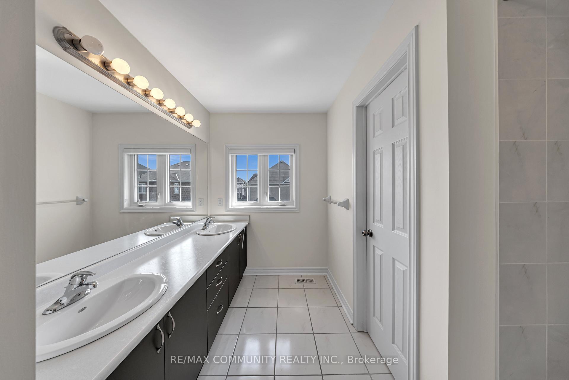 Photo 20 of 35 McCourt Drive, Ajax, South East — HOMEH