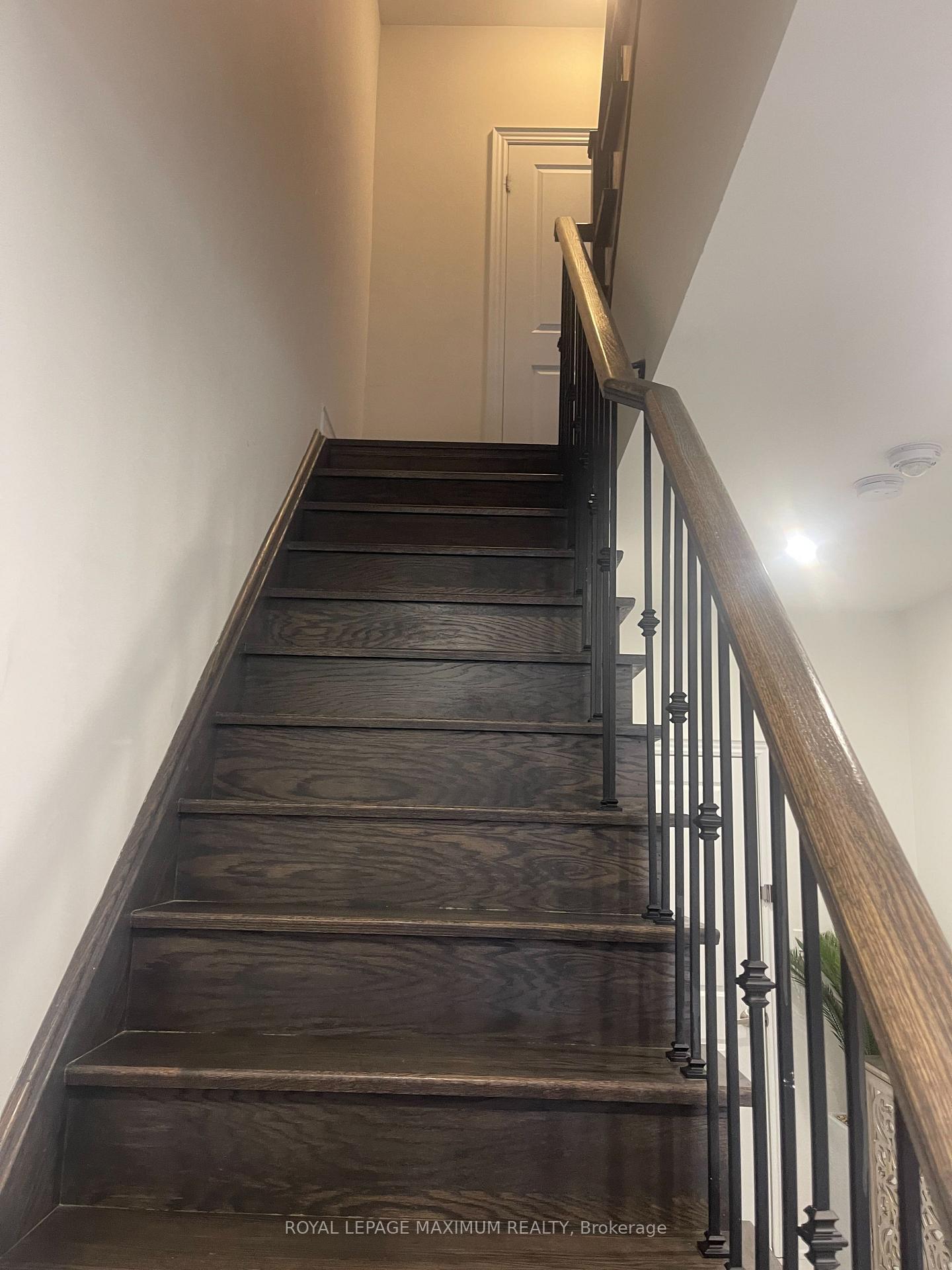 Photo 3 of 98 Glazebrook Drive, Vaughan, East Woodbridge — HOMEH