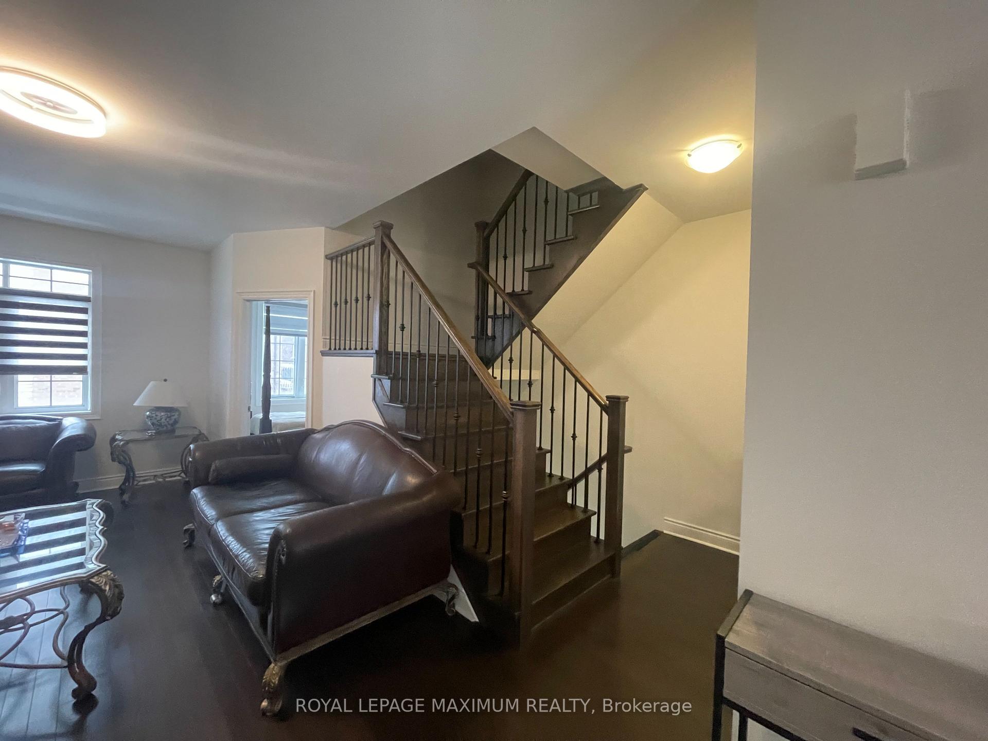 Photo 10 of 98 Glazebrook Drive, Vaughan, East Woodbridge — HOMEH