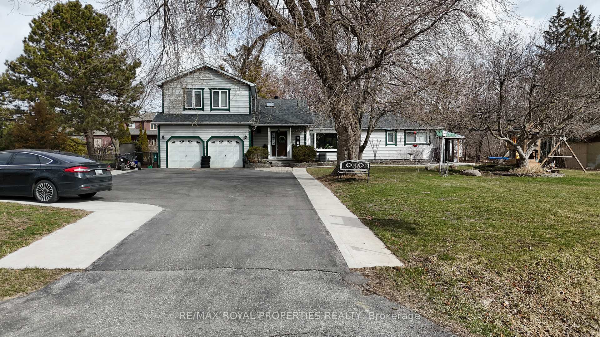 Photo 2 of 240 Davidson Street, Pickering, Rural Pickering — HOMEH