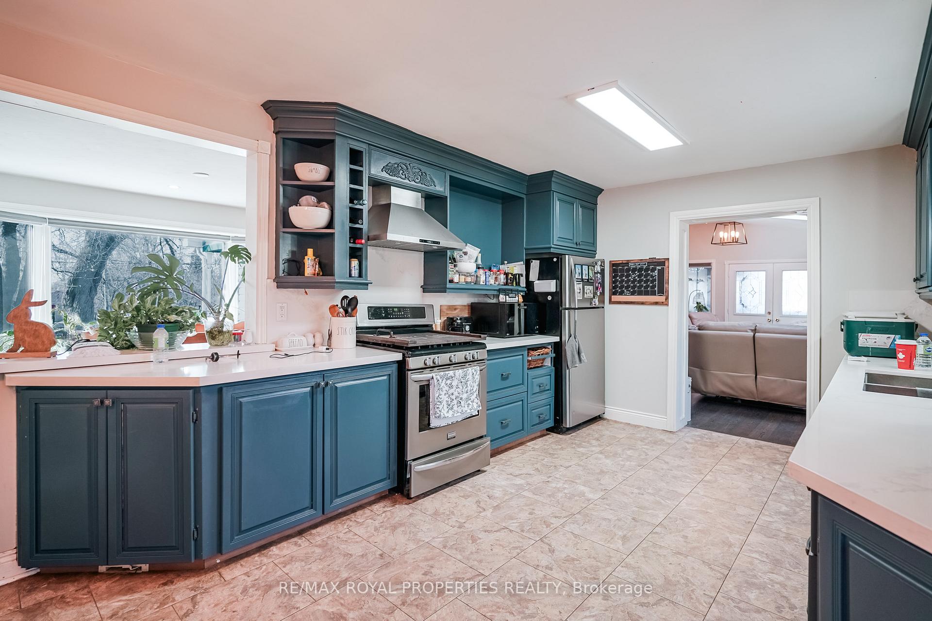 Photo 10 of 240 Davidson Street, Pickering, Rural Pickering — HOMEH