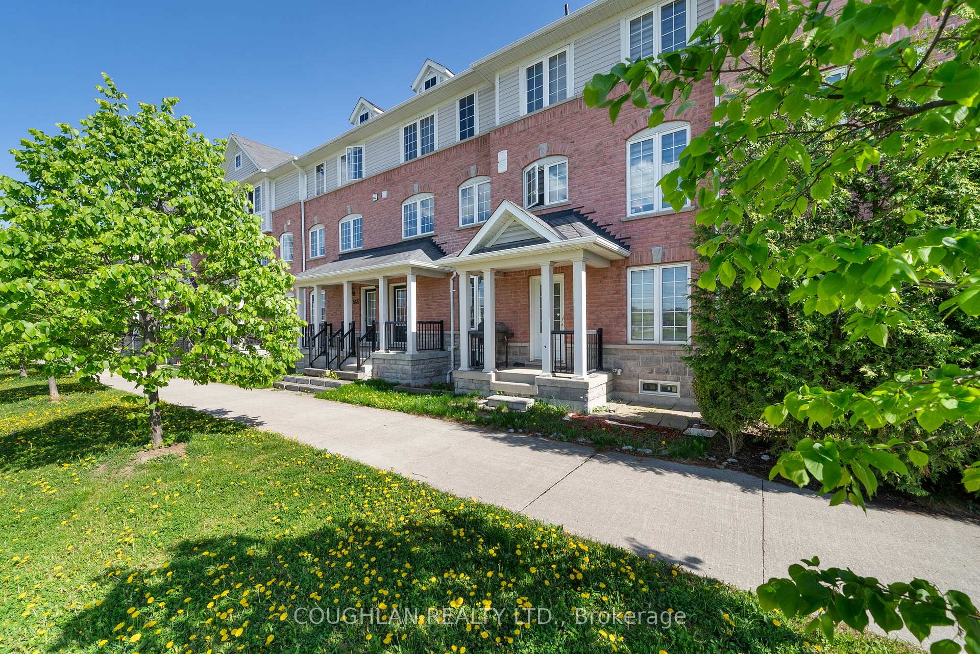 Photo 3 of 541 Rossland Road E, Ajax, Central East — HOMEH