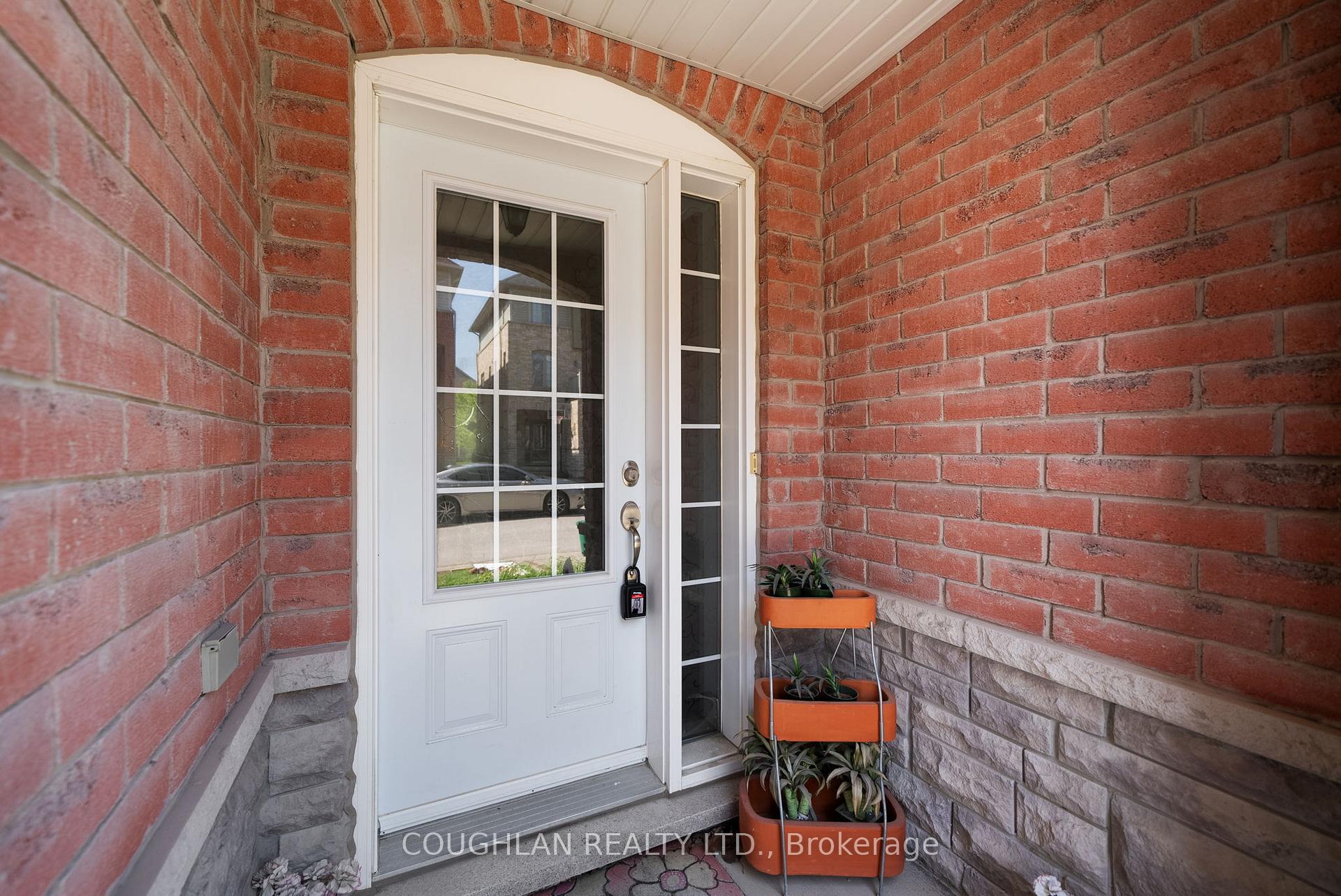 Photo 2 of 541 Rossland Road E, Ajax, Central East — HOMEH