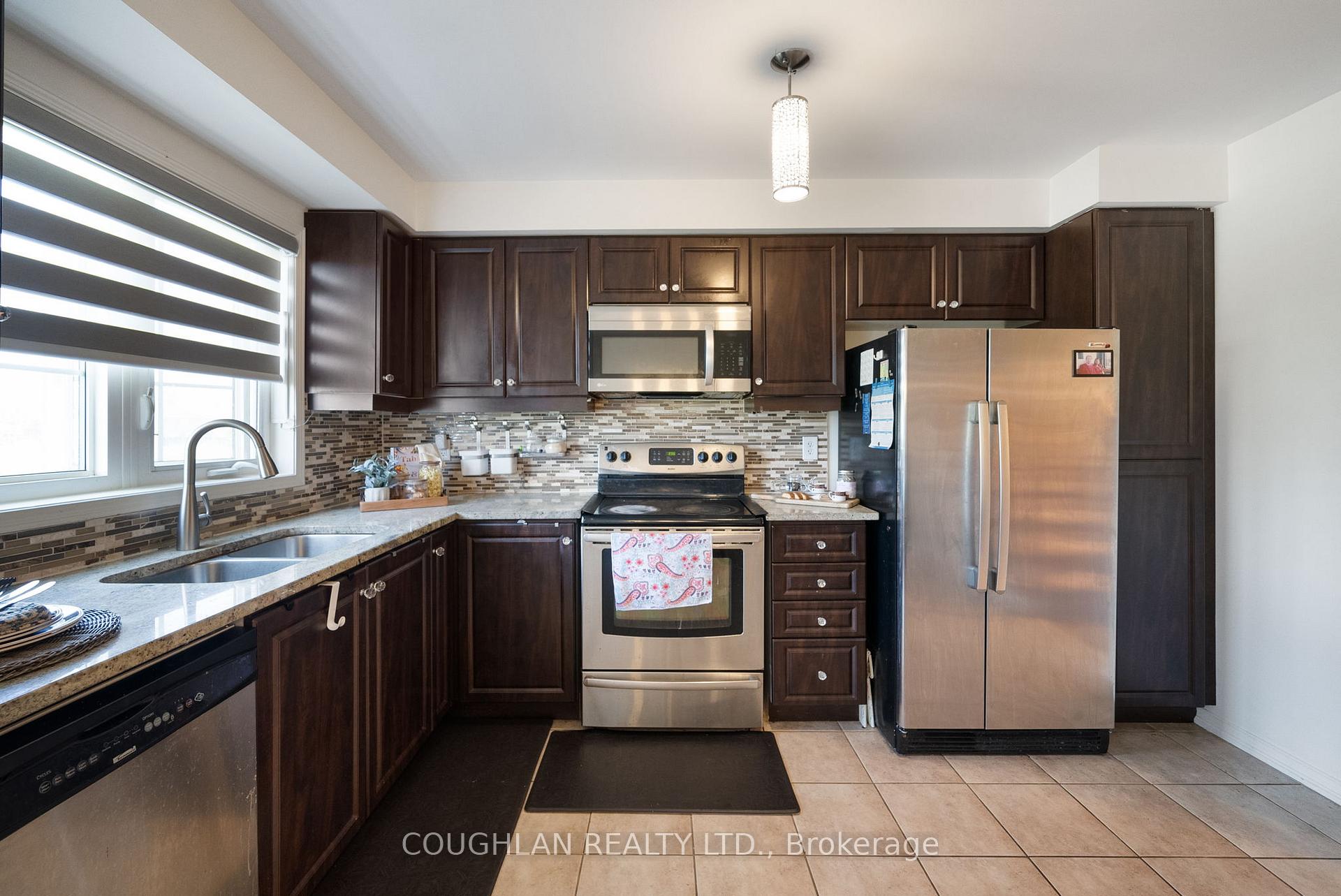 Photo 9 of 541 Rossland Road E, Ajax, Central East — HOMEH