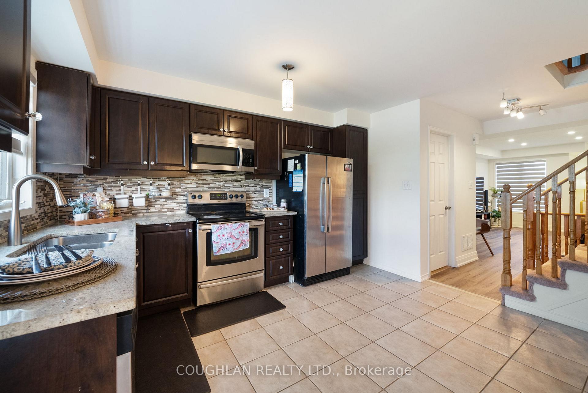 Photo 12 of 541 Rossland Road E, Ajax, Central East — HOMEH