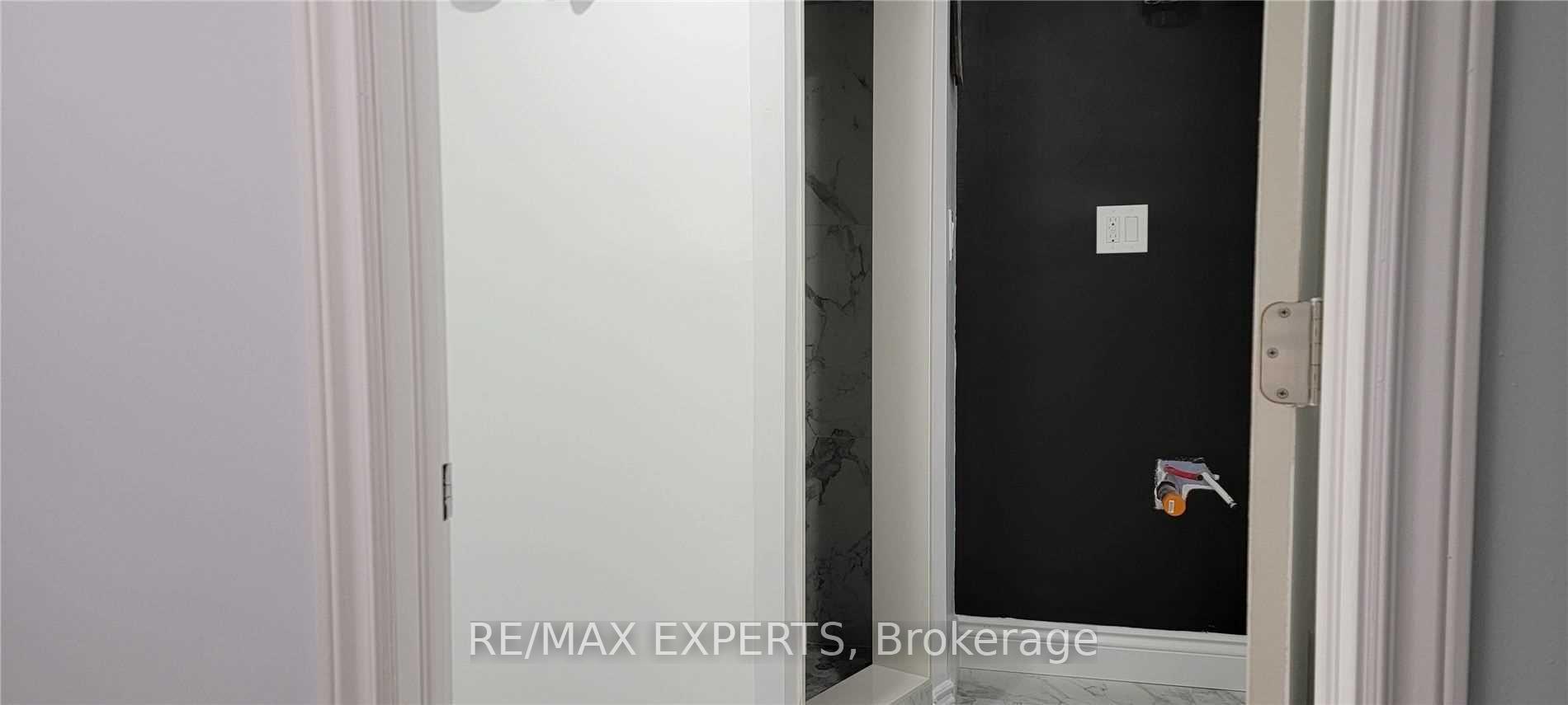Photo 6 of 44 Marilyn Place, Vaughan, West Woodbridge — HOMEH