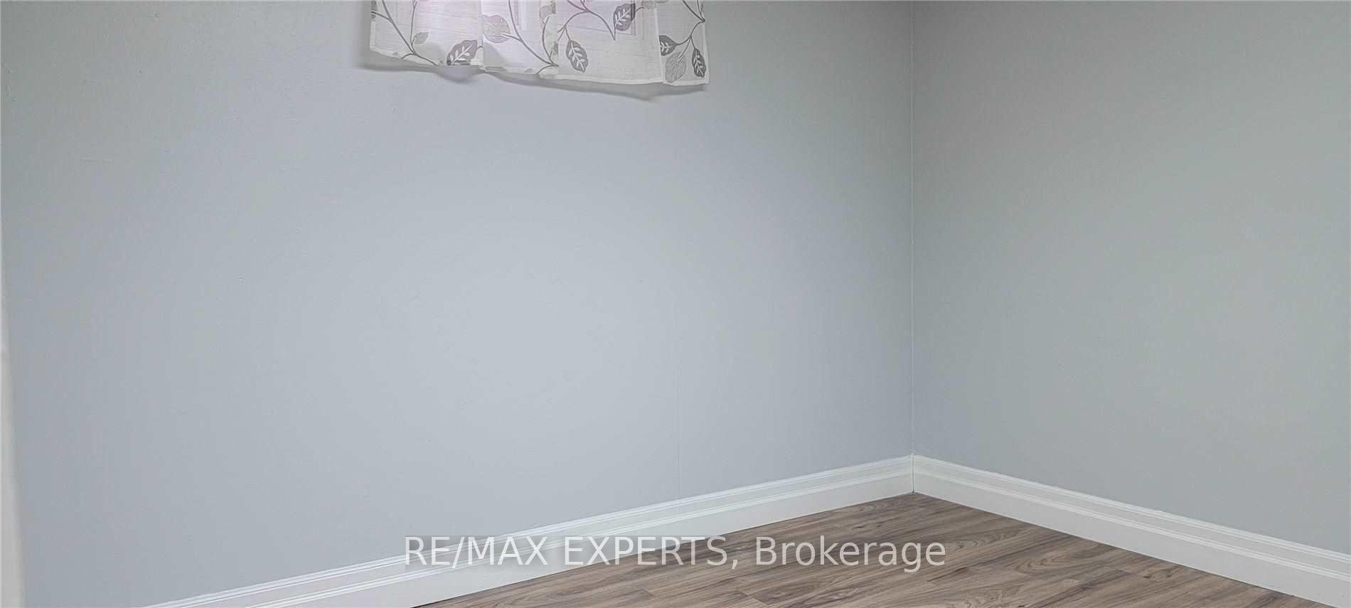 Photo 10 of 44 Marilyn Place, Vaughan, West Woodbridge — HOMEH