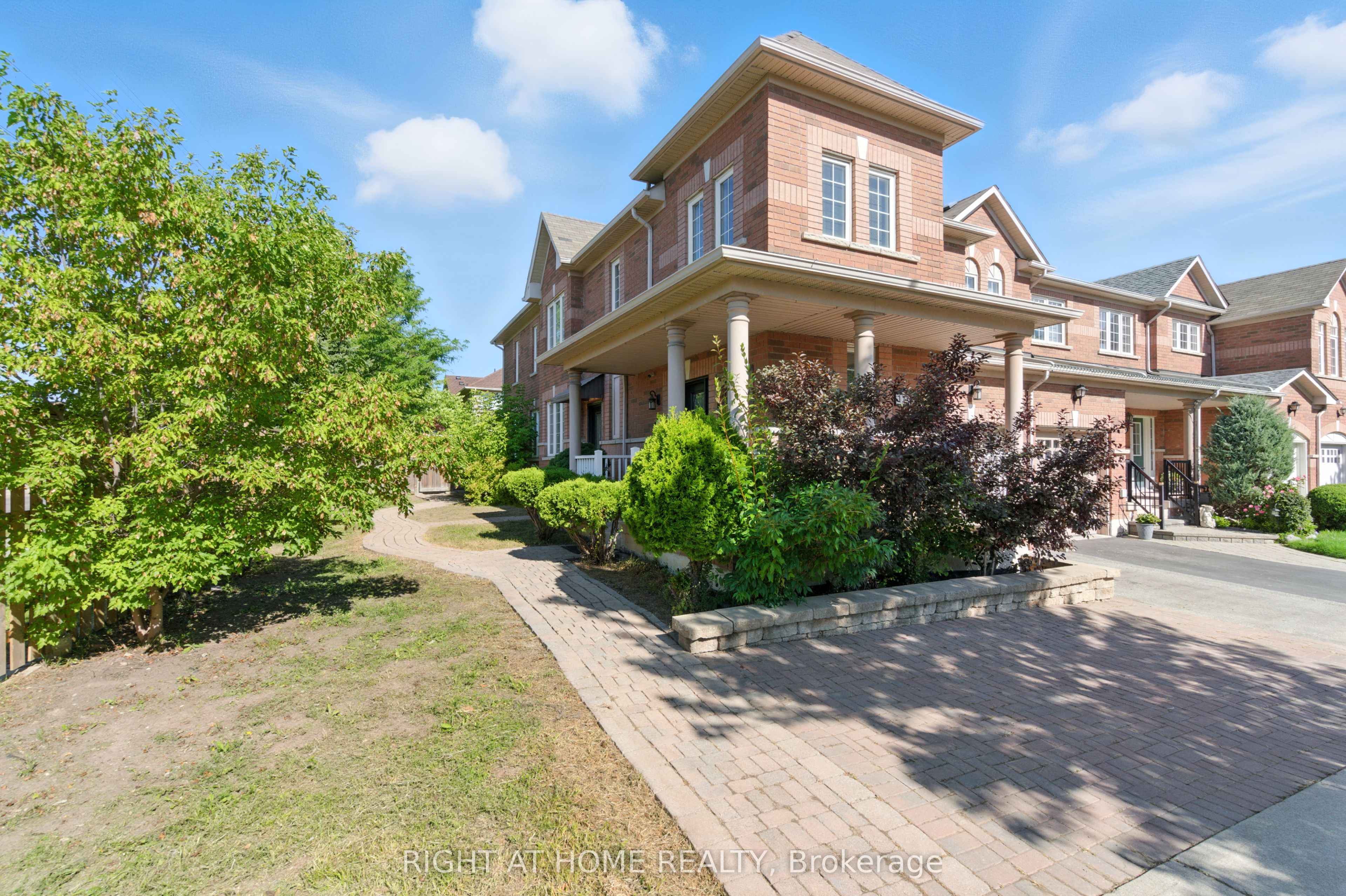 Photo 2 of 1233 Lamont Crescent, Milton, Clarke — HOMEH