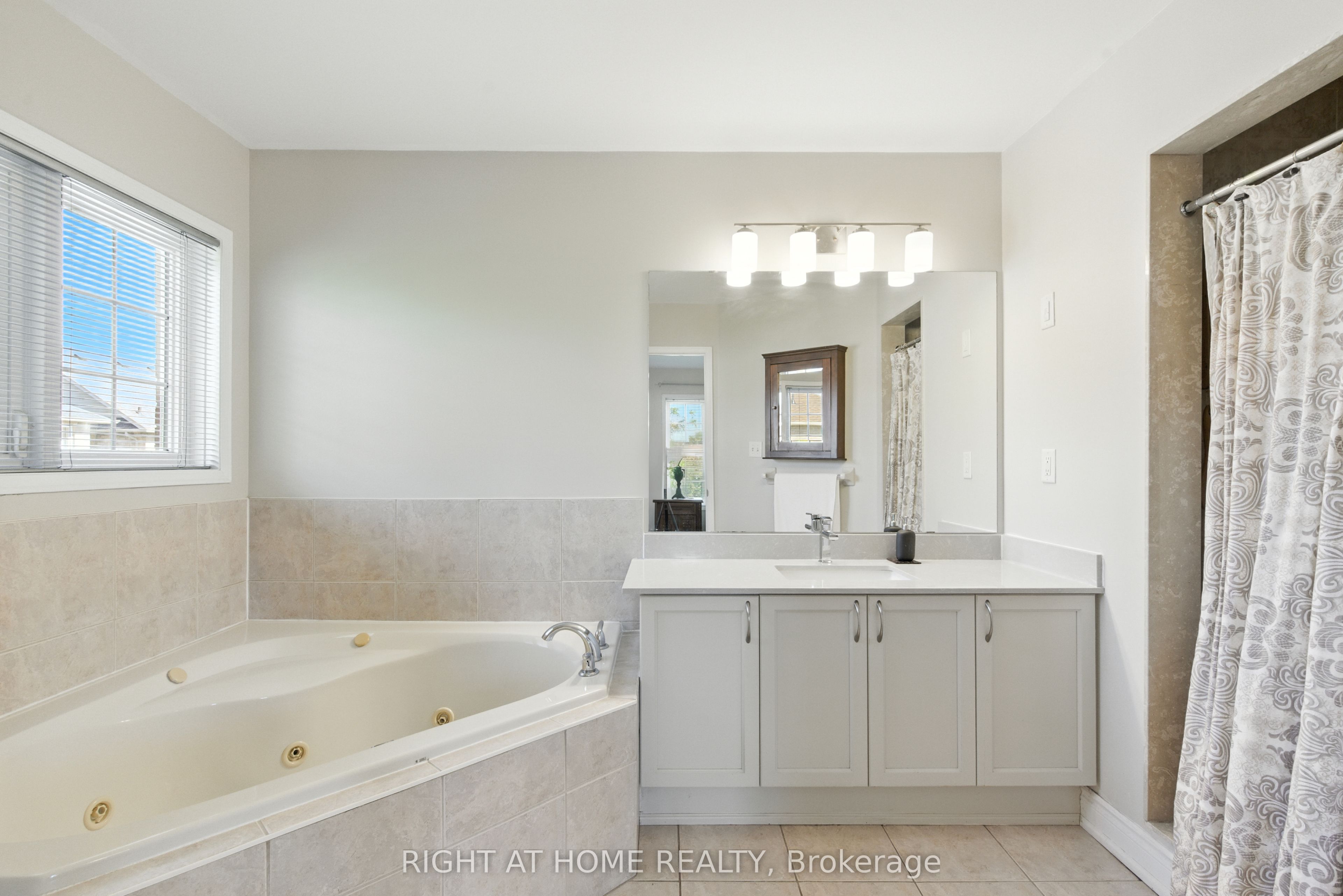 Photo 71 of 1233 Lamont Crescent, Milton, Clarke — HOMEH
