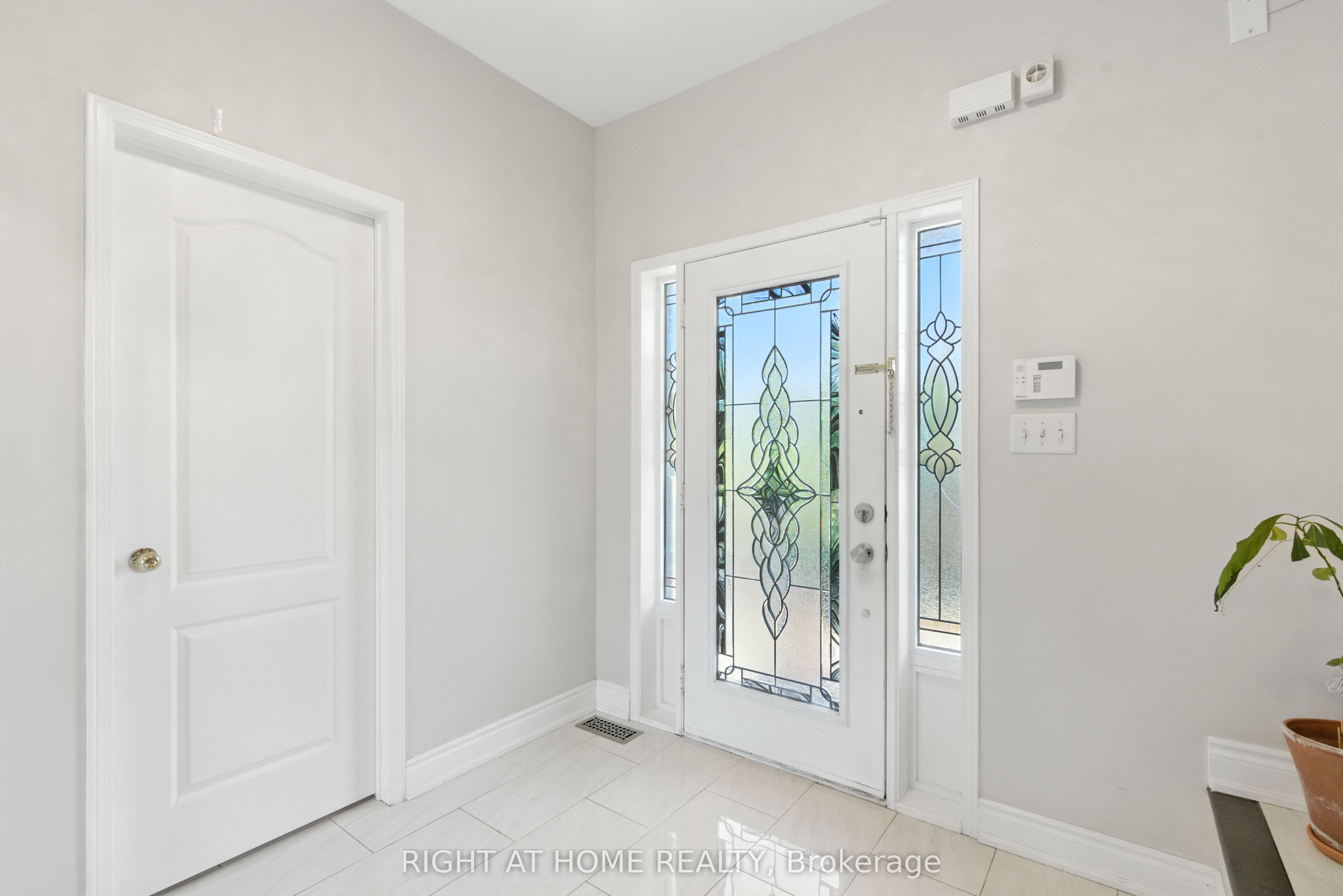 Photo 52 of 1233 Lamont Crescent, Milton, Clarke — HOMEH