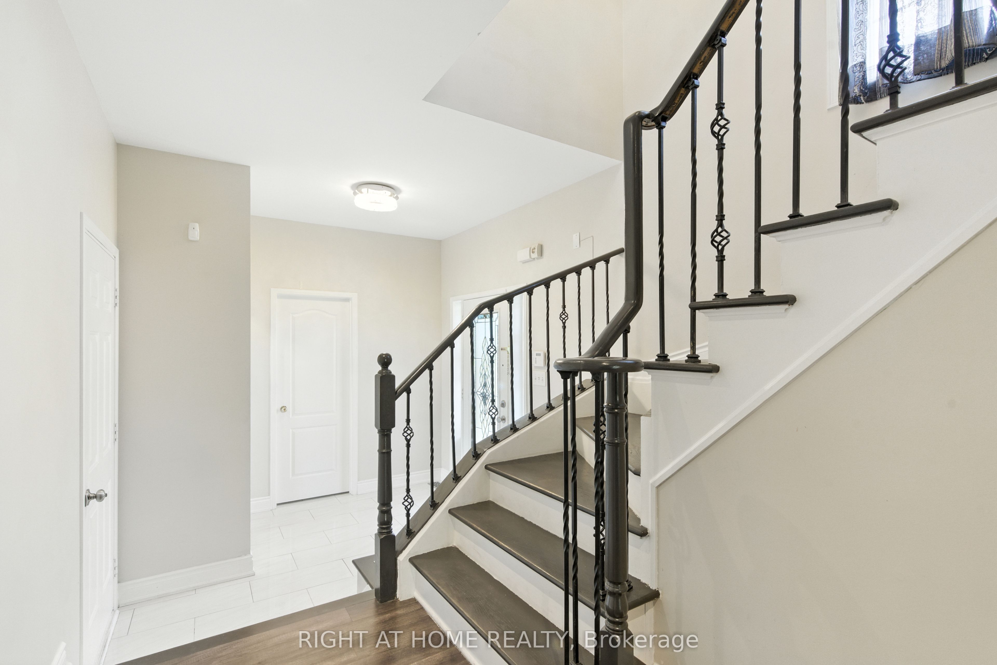 Photo 54 of 1233 Lamont Crescent, Milton, Clarke — HOMEH