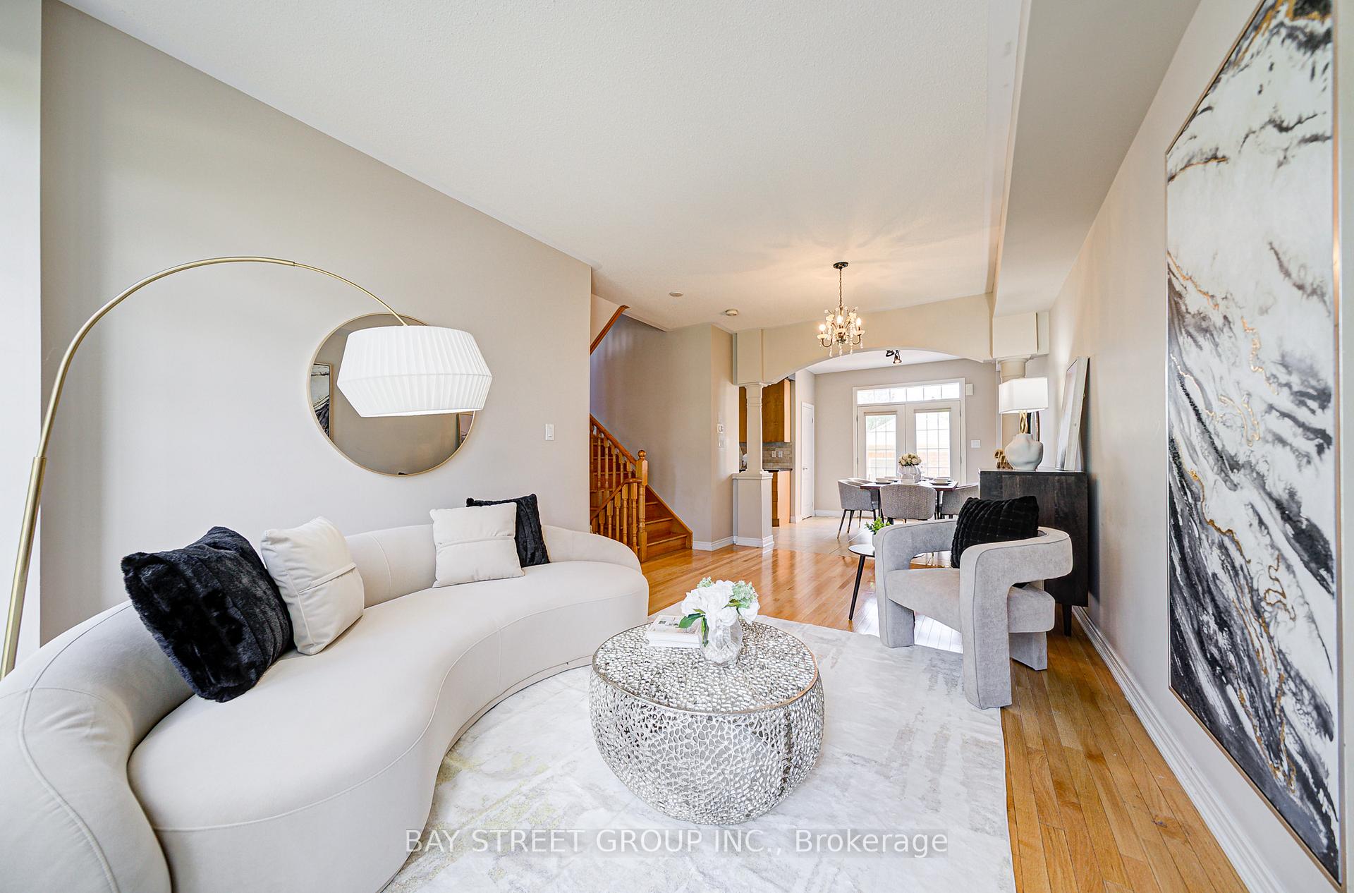 Photo 6 of 39 Zokol Drive, Aurora, Bayview Northeast — HOMEH