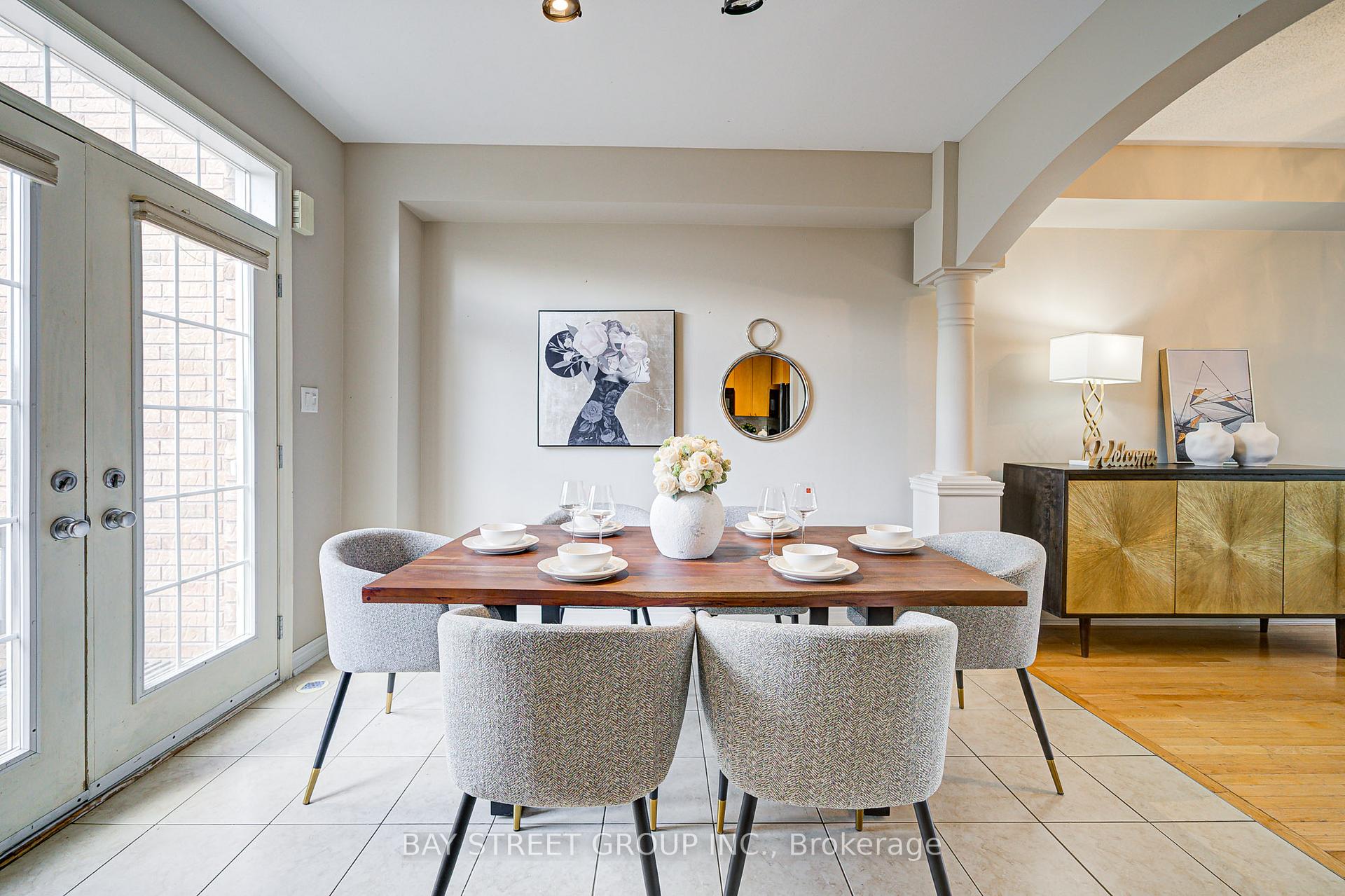 Photo 12 of 39 Zokol Drive, Aurora, Bayview Northeast — HOMEH