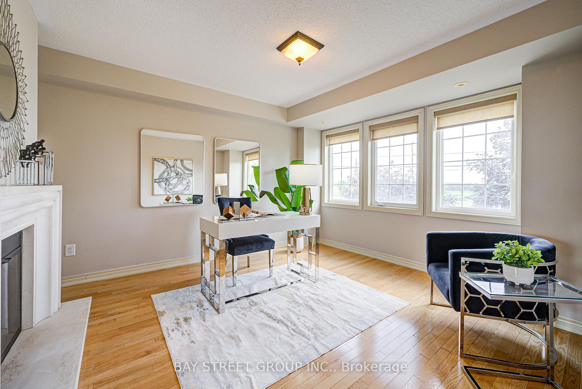 Photo 15 of 39 Zokol Drive, Aurora, Bayview Northeast — HOMEH